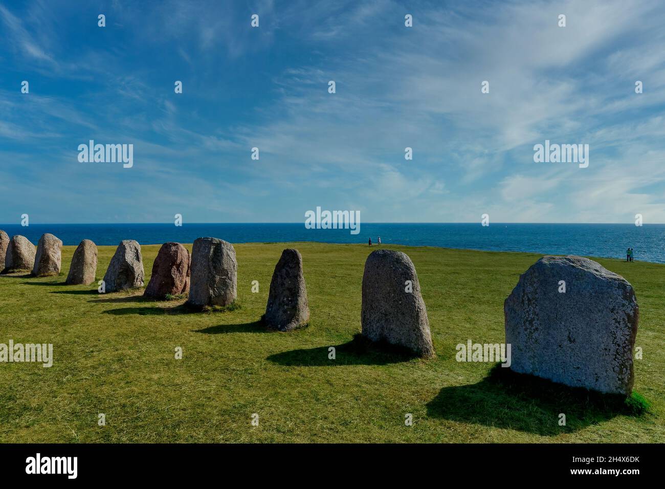 Ales stenar Stones Ale Scania Suède (ou Ales stenar en suédois) est un monument mégalithique de Scania dans le sud de la Suède. Banque D'Images