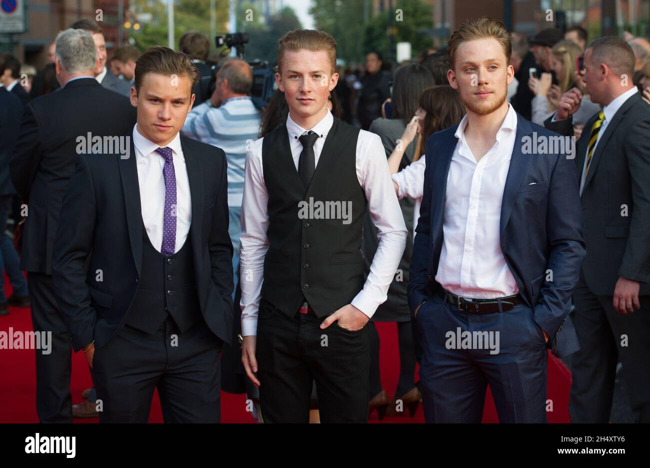 Joe Cole, Finn Cole et Harry Kirton ont assisté à la première projection mondiale du premier épisode de la nouvelle série Peaky Blinders à Cineworld Broad Street à Birmingham, le dimanche 21 septembre Banque D'Images