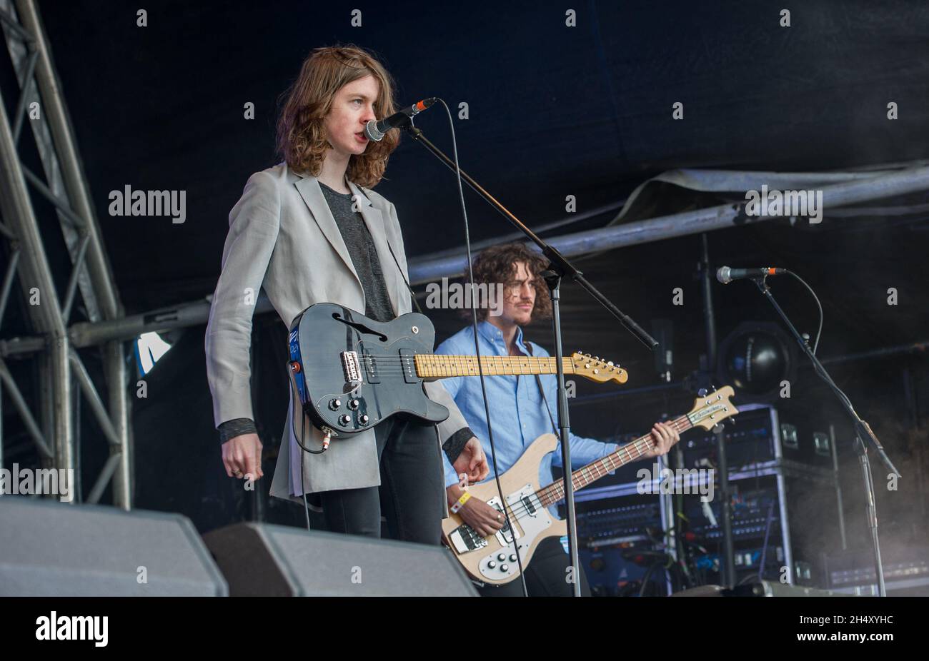 Josh Dewhurst de Blossoms se présentant en direct le jour 3 du festival Liverpool Sound City aux Docks de Bramley-Moore le 24 mai 2015 à Liverpool, Royaume-Uni Banque D'Images