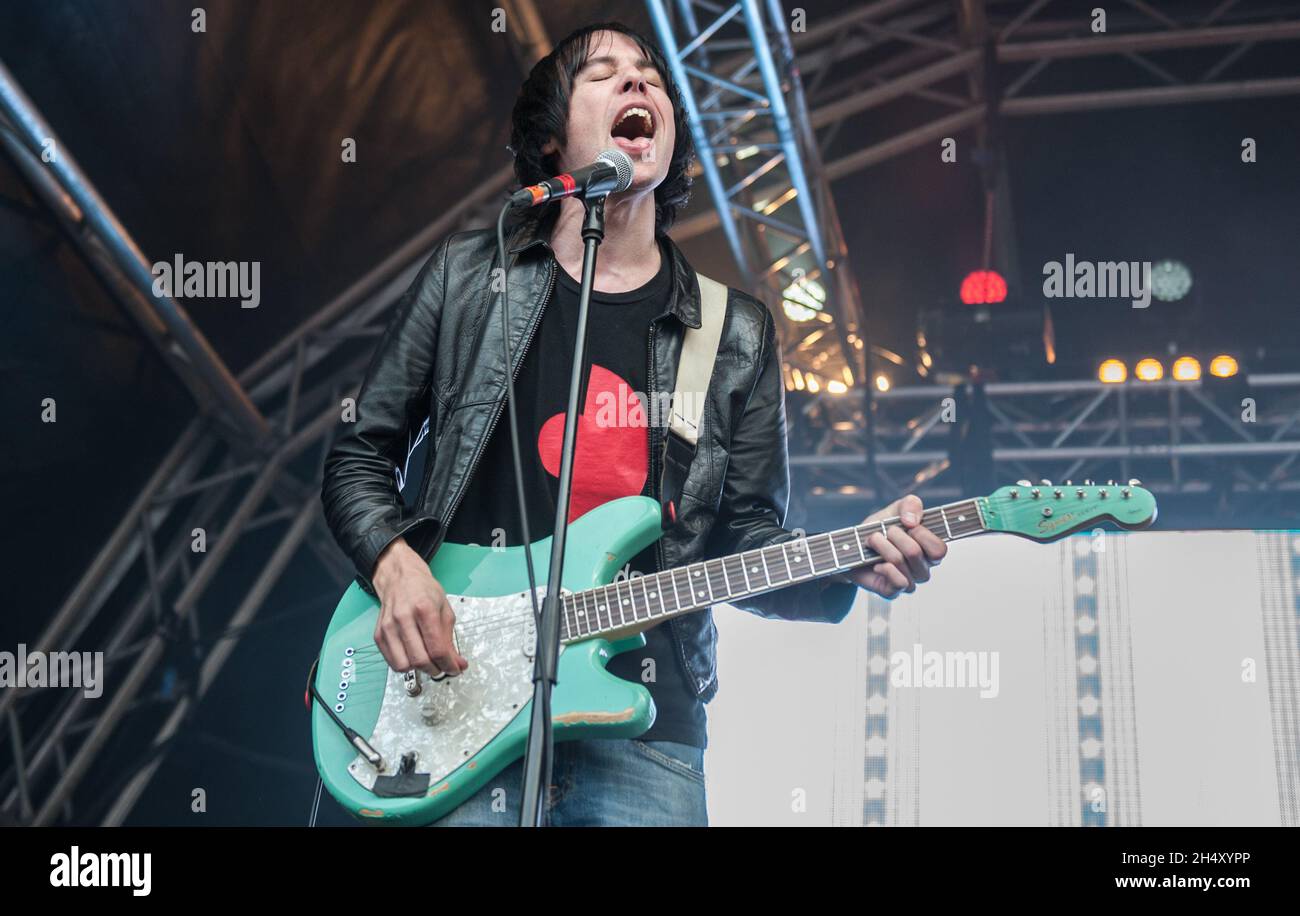 Ryan Jarman, des Cribs, se présentant en direct le 3 jour du festival Liverpool Sound City aux Docks de Bramley-Moore, le 24 mai 2015 à Liverpool, au Royaume-Uni Banque D'Images