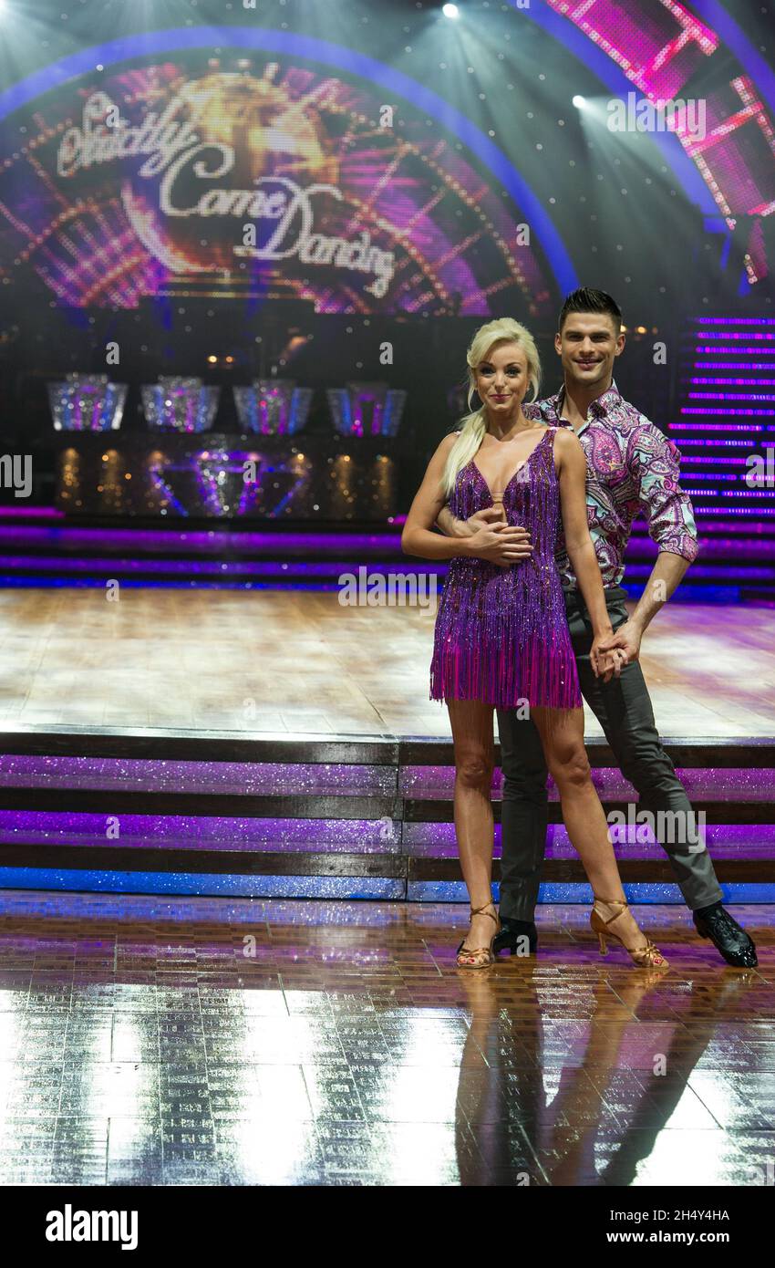 Helen George et Aljaz Skorjanec posant lors de Strictly Come Dancing Live Tour photocall à la Barclaycard Arena avant la soirée d'ouverture le jeudi 21 janvier à Birmingham, Royaume-Uni Banque D'Images