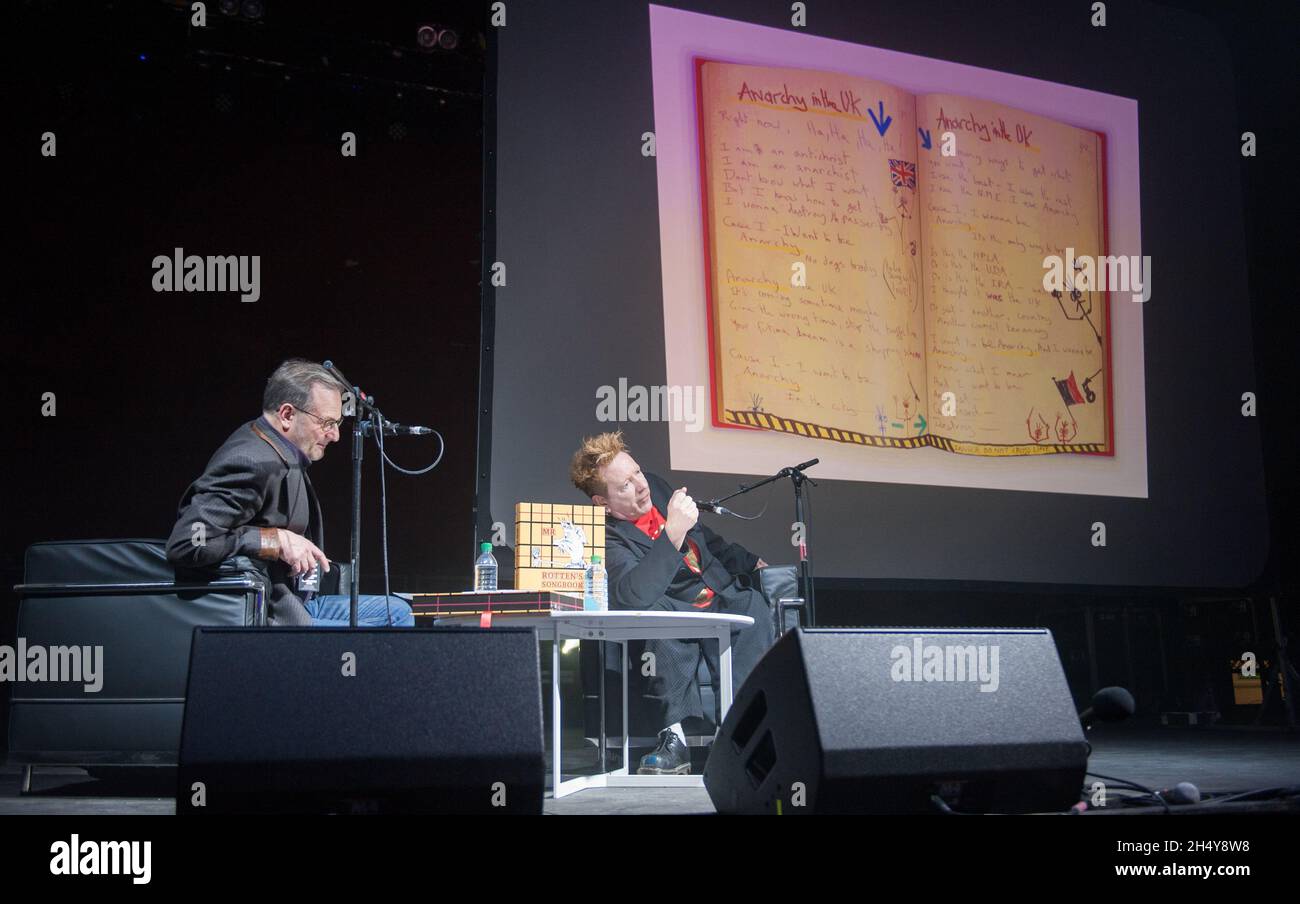 John Lydon en conversation avec Mark Radcliffe lors du 6Music Festival 2017 à Tramway à Glasgow, Royaume-Uni.Date de la photo: Samedi 25 mars 2017.Crédit photo : Katja Ogrin/ EMPICS Entertainment. Banque D'Images