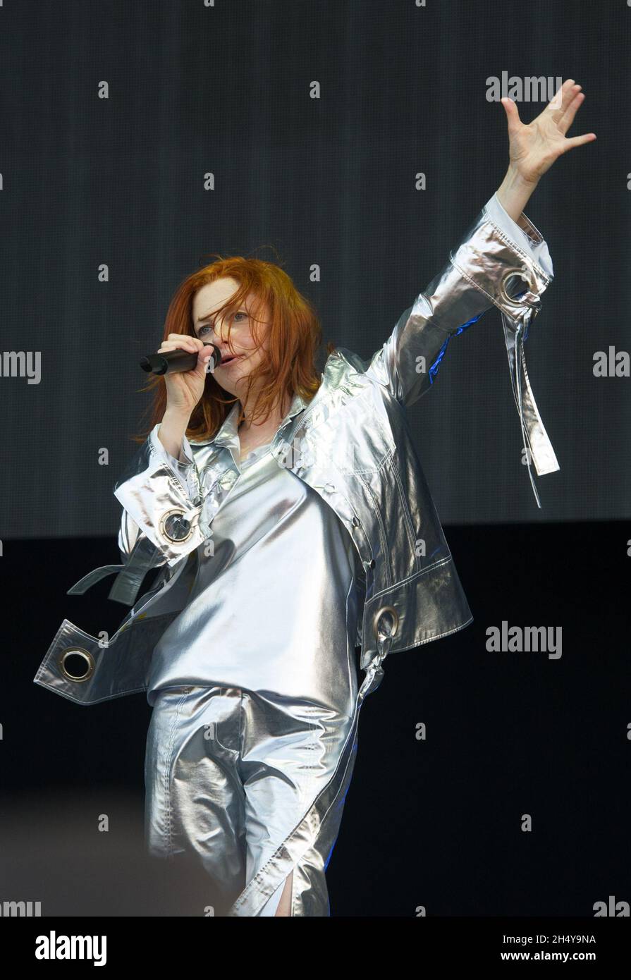 Alison Goldfrapp de Goldfrapp se présentant sur scène le deuxième jour du Bluedot Festival à Jodrell Bank, Royaume-Uni.Date de la photo: Samedi 08 juin 2017.Crédit photo : Katja Ogrin/ EMPICS Entertainment. Banque D'Images