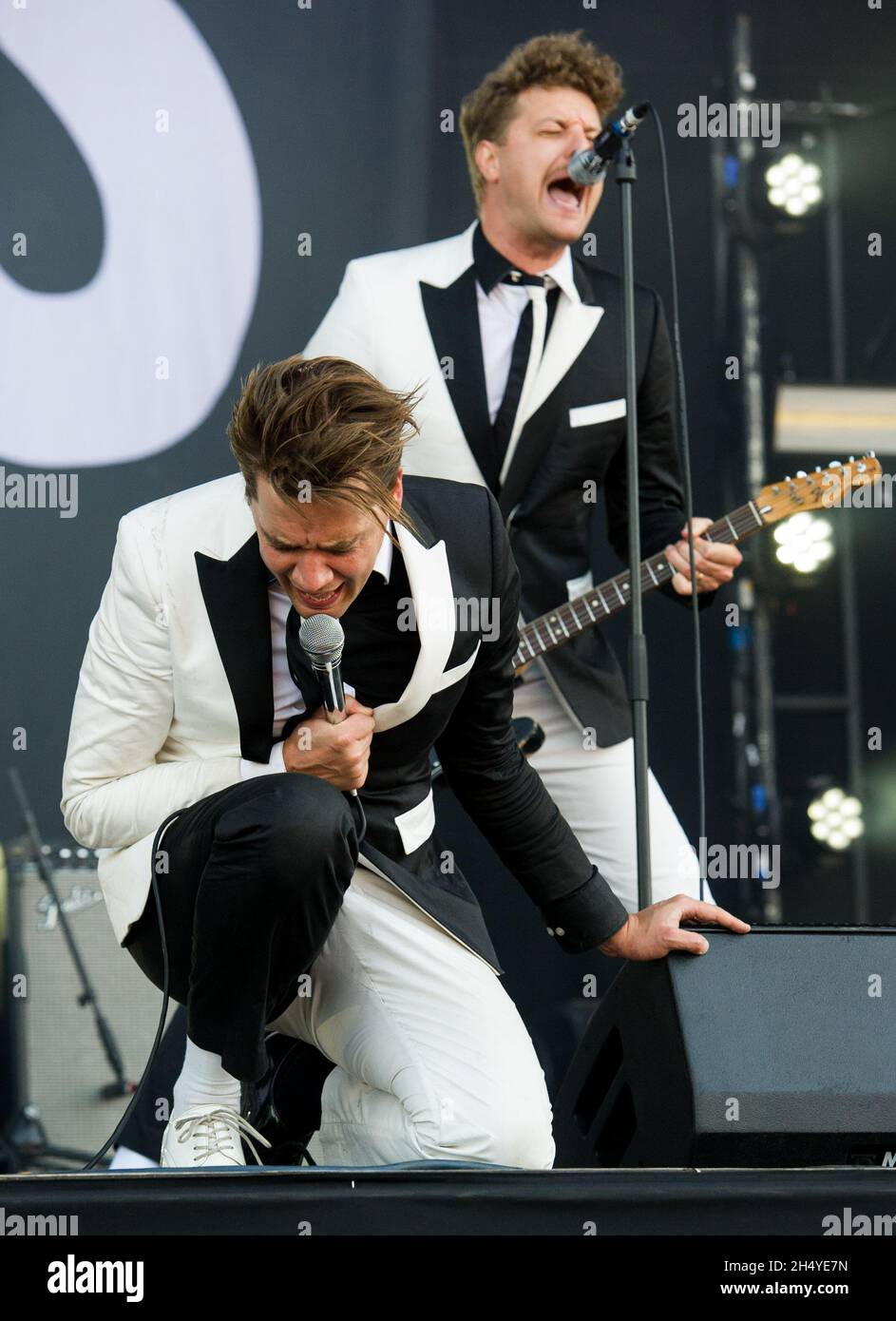 USAGE ÉDITORIAL SEULEMENT par Amlqvist des ruches se produit pendant le spectacle Queens of the Stone Age and Friends à Finsbury Park le 30 juin 2018 à Londres, en Angleterre.Date de la photo: Samedi 30 juin 2018.Crédit photo : Katja Ogrin/ EMPICS Entertainment. Banque D'Images