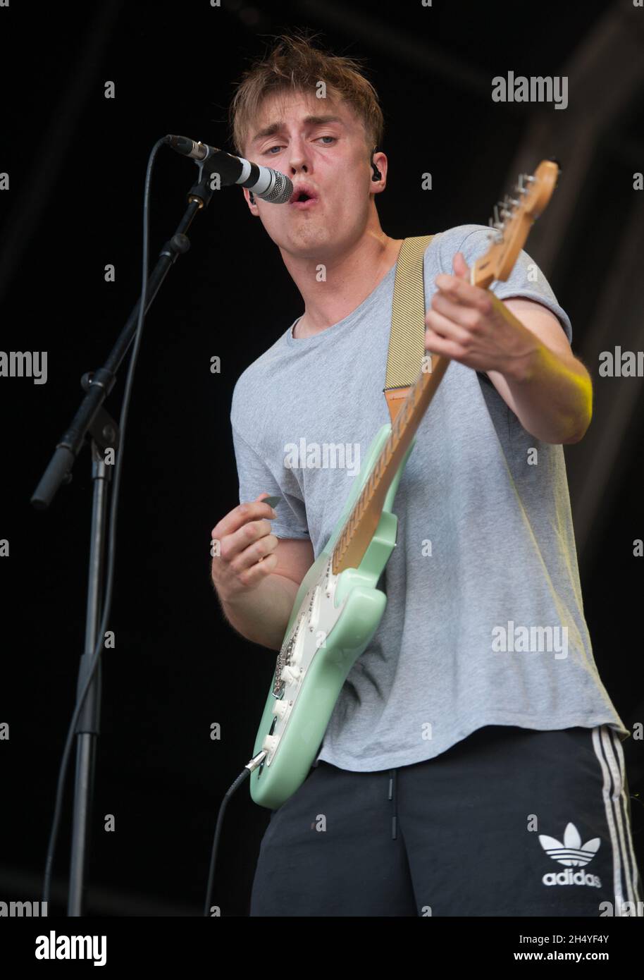 Sam Fender se produit sur scène le premier jour du Standon Calling Festival le 27 juillet 2018 à Standon, en Angleterre.Date de la photo: Vendredi 27 juillet, 2018.Crédit photo : Katja Ogrin/ EMPICS Entertainment. Banque D'Images