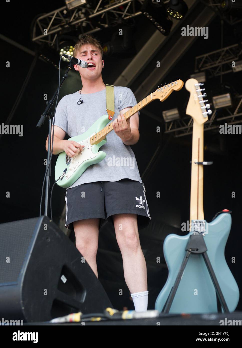 Sam Fender se produit sur scène le premier jour du Standon Calling Festival le 27 juillet 2018 à Standon, en Angleterre.Date de la photo: Vendredi 27 juillet, 2018.Crédit photo : Katja Ogrin/ EMPICS Entertainment. Banque D'Images