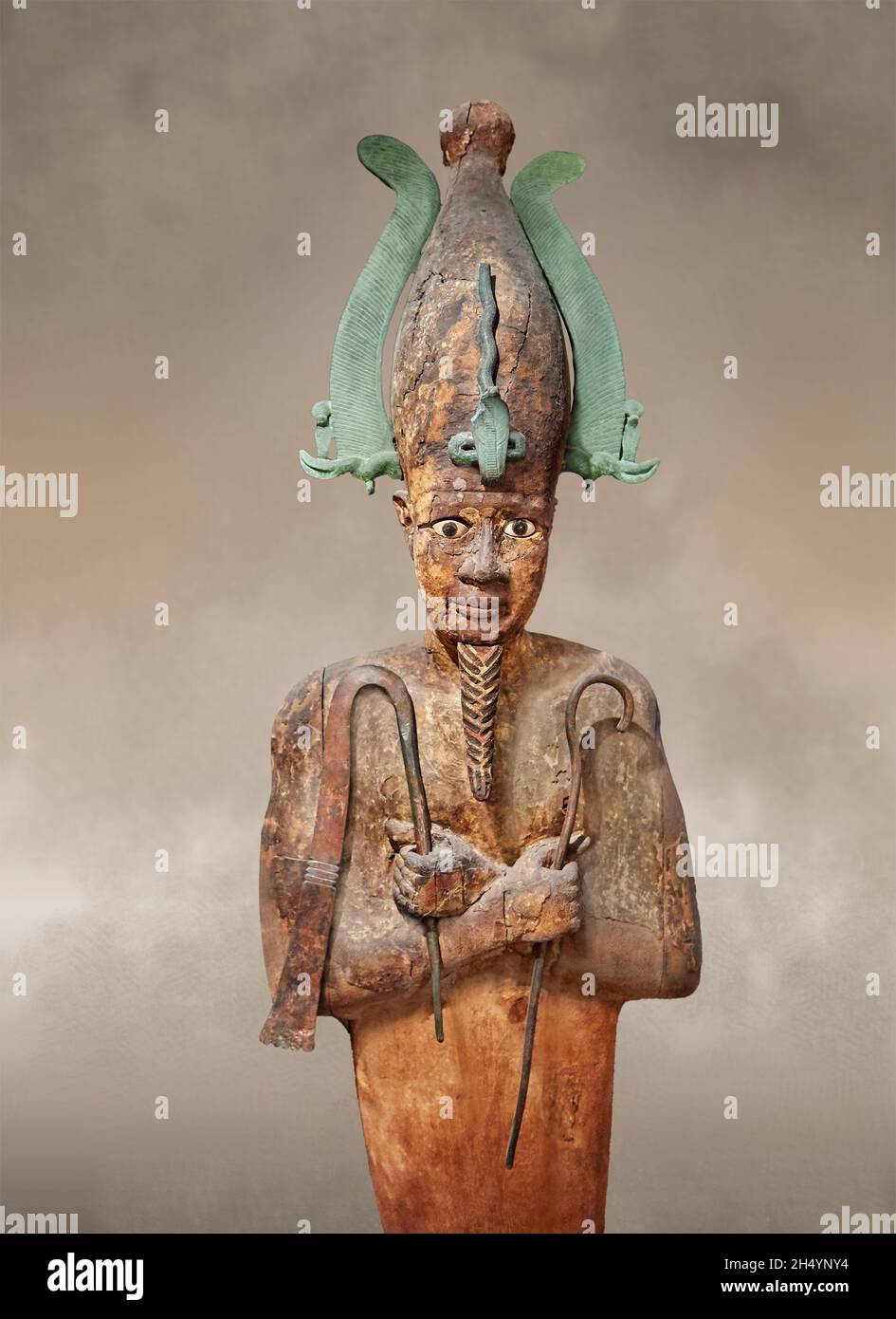 Atatue en bois de Ptolemaic d'Osiris, 332-30 av. J.-C., .Musée du Louvre E115 ou N3506.Osiris debout, enveloppe, bras croisés, couronne atef, locataire,flagellum, scapt Banque D'Images