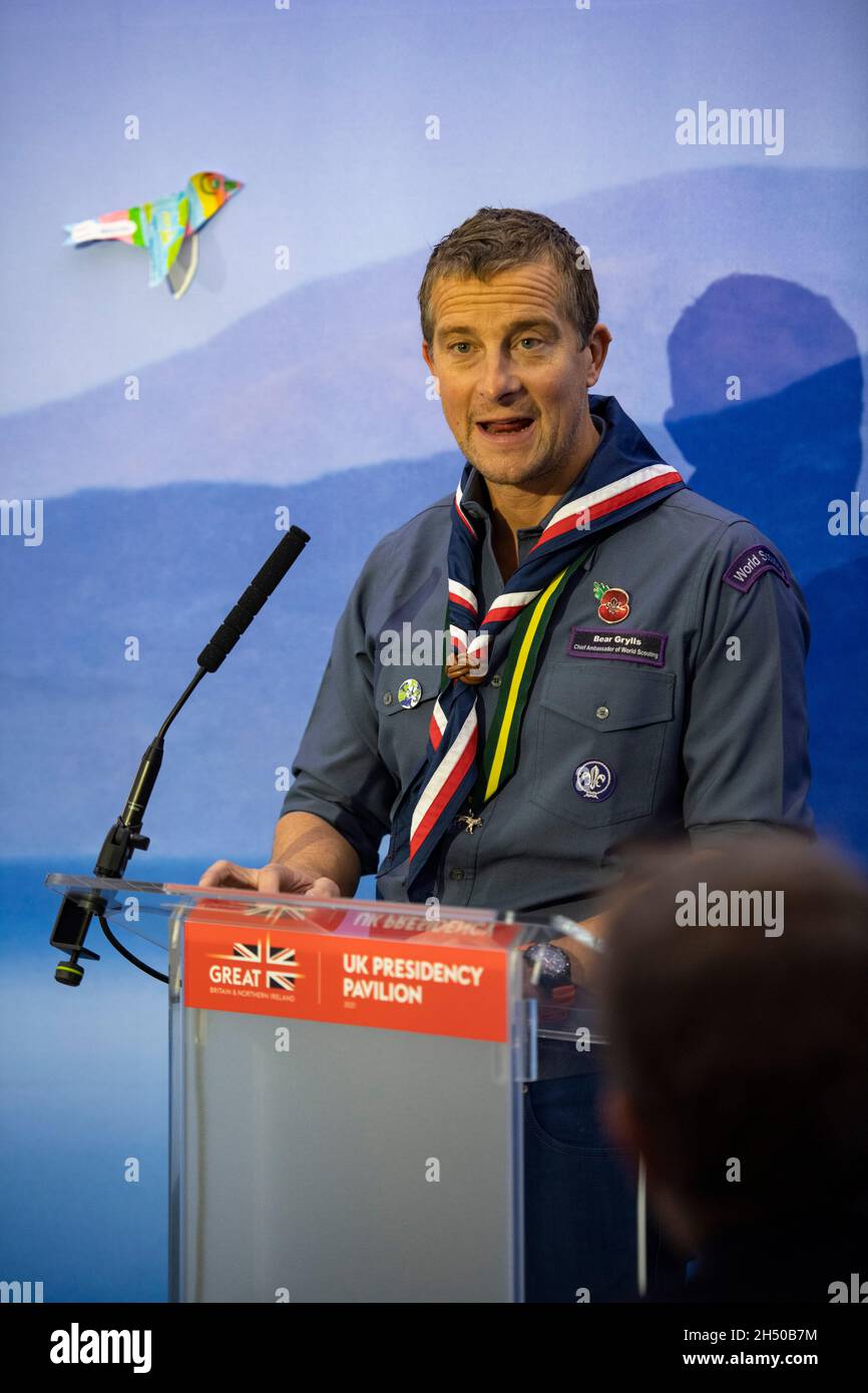 Glasgow, Écosse, Royaume-Uni.5 novembre 2021.PHOTO : Bear Grylls OBE, aventurier britannique et chef scout du Royaume-Uni, vu au Pavillon du Royaume-Uni à la conférence COP26 sur le changement climatique, prononcera un discours.Edward Michael 'Bear' Grylls OBE est un aventurier britannique, écrivain, présentateur de télévision et homme d'affaires.Grylls a d'abord attiré l'attention après avoir lancé un certain nombre d'aventures, puis est devenu largement connu pour sa série télévisée Man vs. Wild.Crédit : Colin Fisher/Alay Live News Banque D'Images