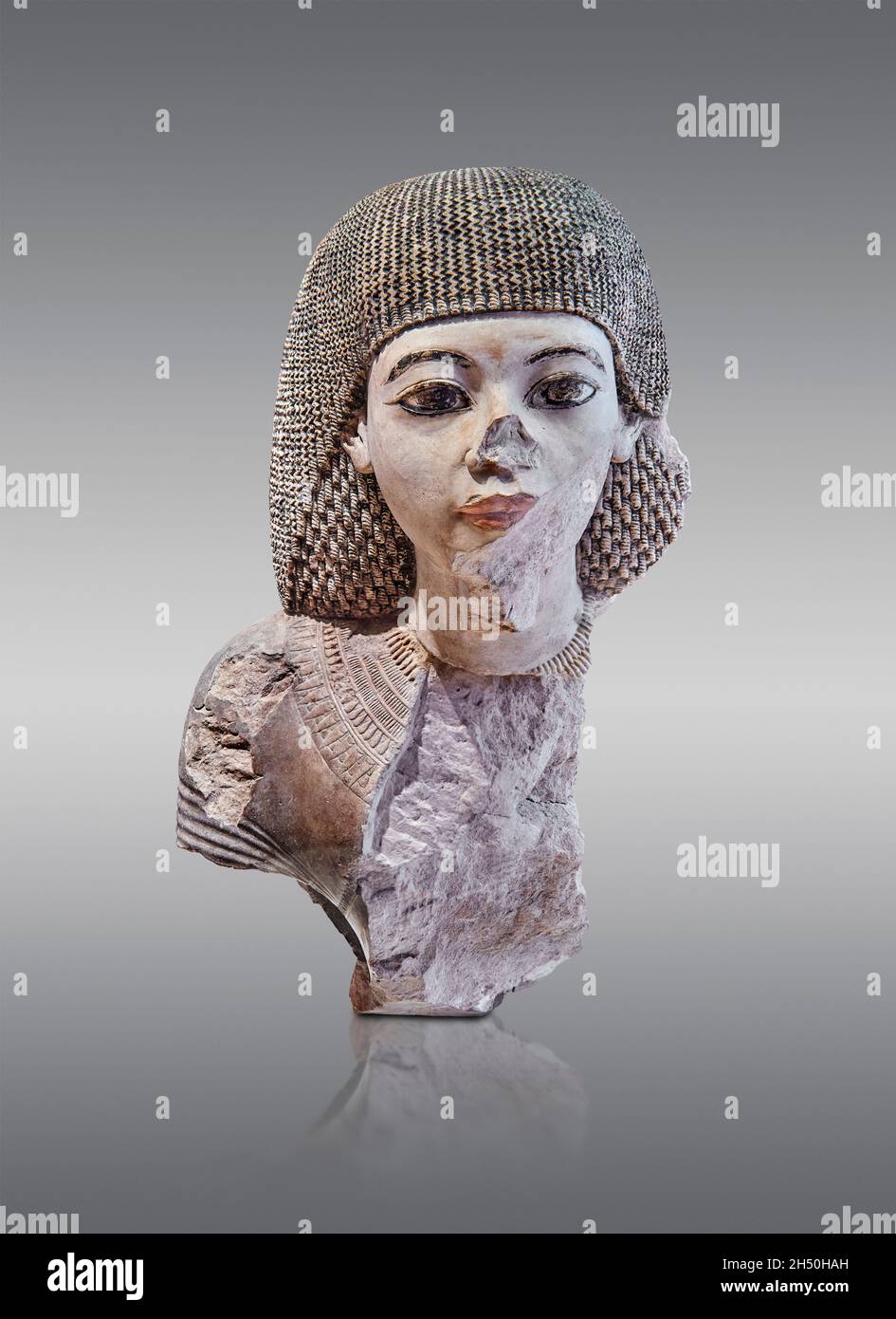 Statue égyptienne fragment de sculpture de Royal Scribe Meniou, 1550-1292 av. J.-C., 18e dynastie, calcaire .Musée du Louvre inv E11119.Du règne d'Aménoph Banque D'Images
