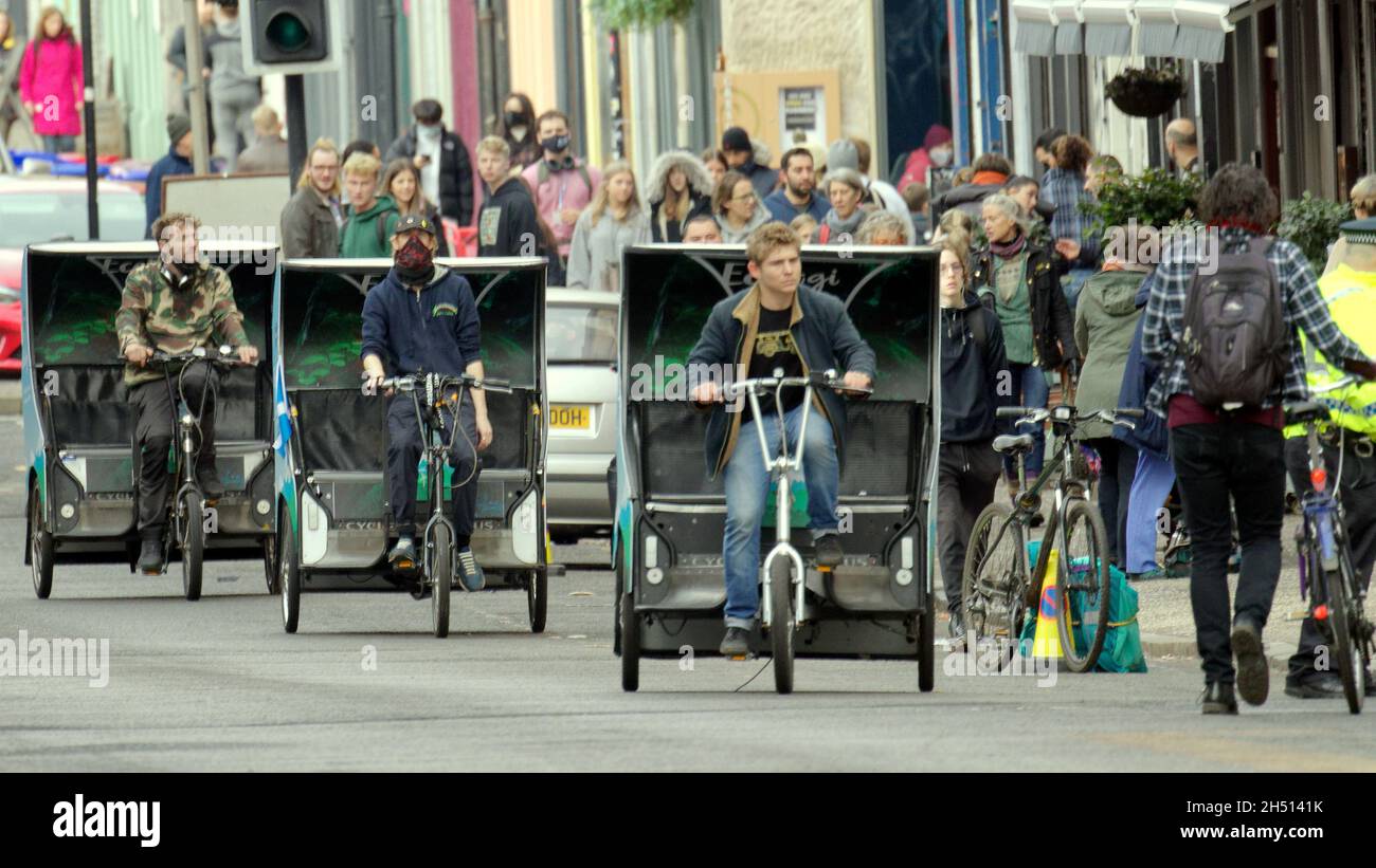 Glasgow, Écosse, Royaume-Uni 5 novembre 2021.Le changement climatique vendredi mars a mis la ville à l'arrêt avec des livraisons annulées ou retardées dans toute la ville, car la route était remplie de manifestants et totalement contrôlée par la police.Crédit Gerard Ferry/Alay Live News Banque D'Images