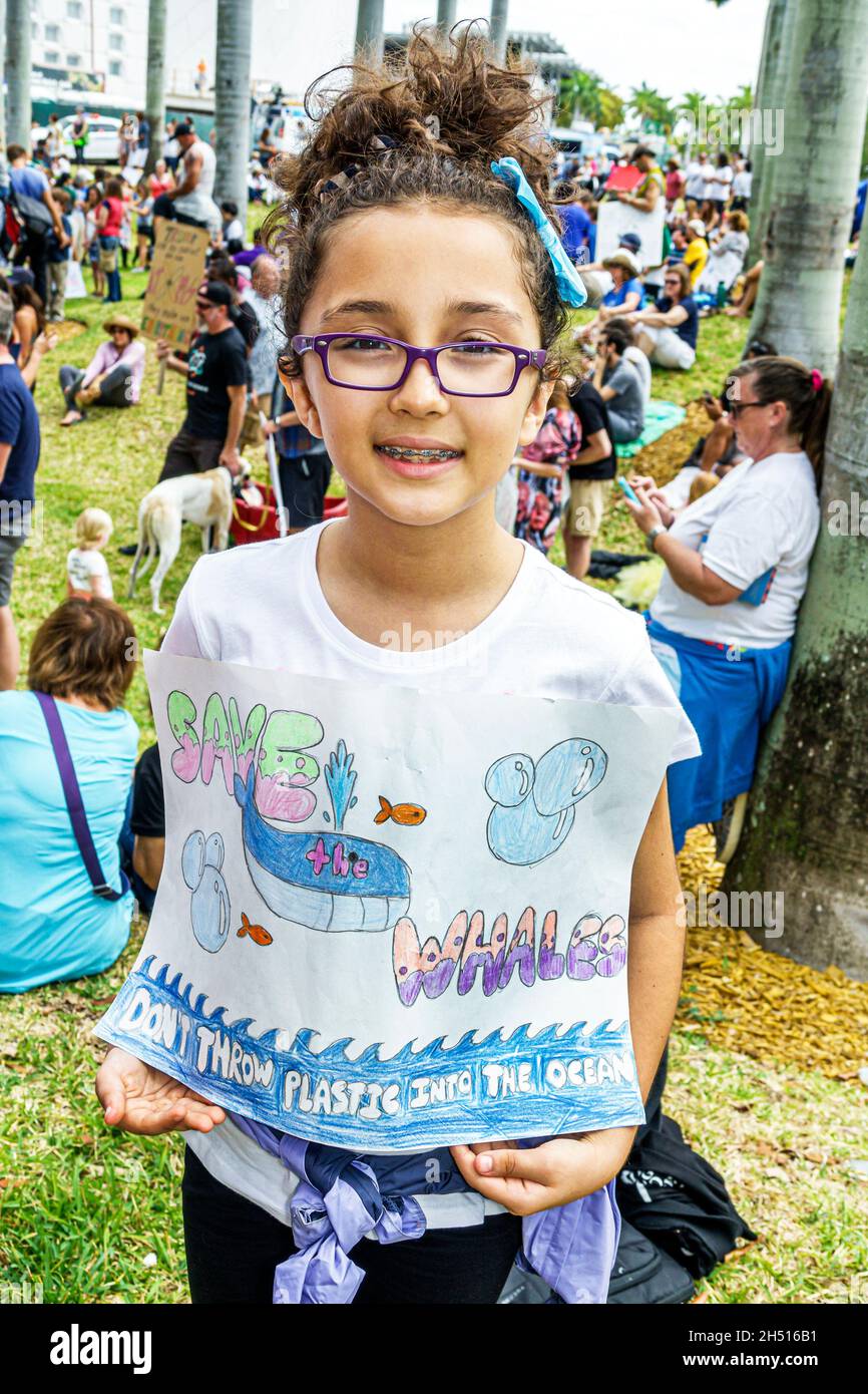 Miami Florida,Museum Park,March for Science,signe de rallye de protestation tenant une affiche protester jeune fille étudiante élève Banque D'Images
