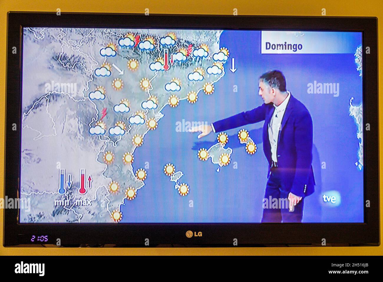 Porto Portugal, télévision écran tv écran plat, météo rapport  météorologiste Espagne carte Portugais Photo Stock - Alamy