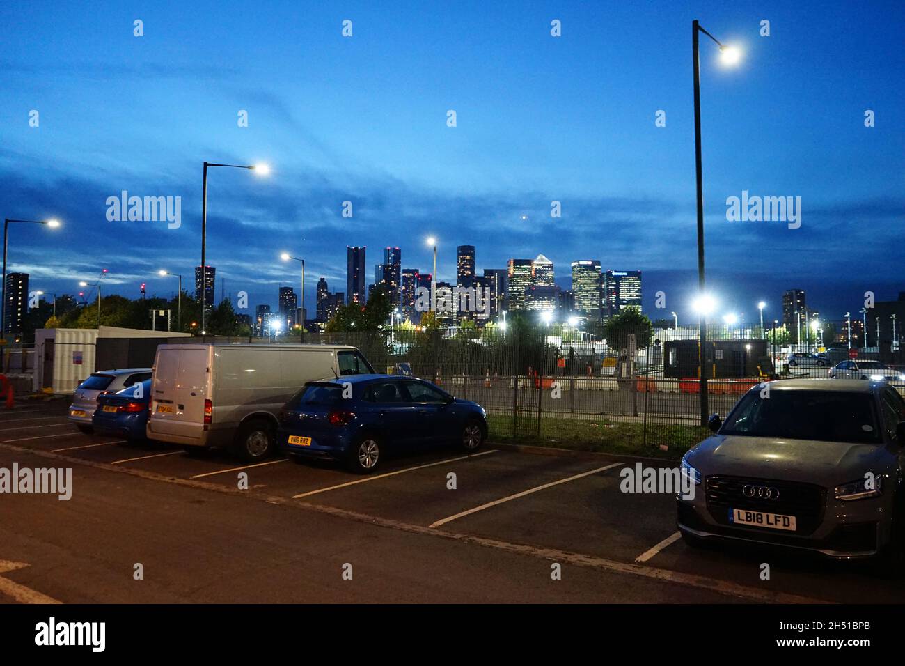 Une vue depuis le parking la nuit à l'hôtel O2 dans la péninsule de Greenwich, Londres, Angleterre, royaume-uni Banque D'Images