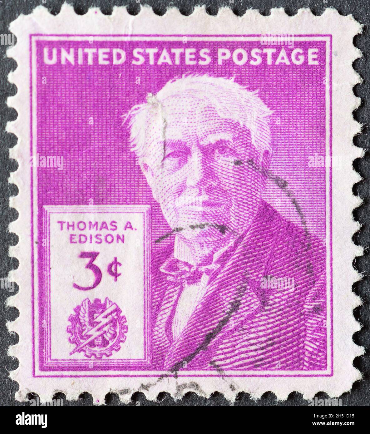 USA - Circa 1947: Timbre-poste imprimé aux Etats-Unis montrant un portrait de l'inventeur américain, ingénieur en électricité et entrepreneur Thomas Alva Edis Banque D'Images