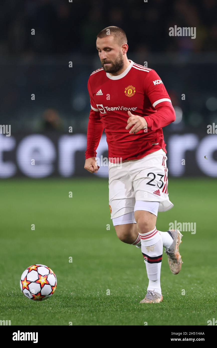 Bergame, Italie, 2 novembre 2021.Luke Shaw de Manchester United lors du match de l'UEFA Champions League au Stadio di Bergame, Bergame.Le crédit photo devrait se lire: Jonathan Moscrop / Sportimage Banque D'Images