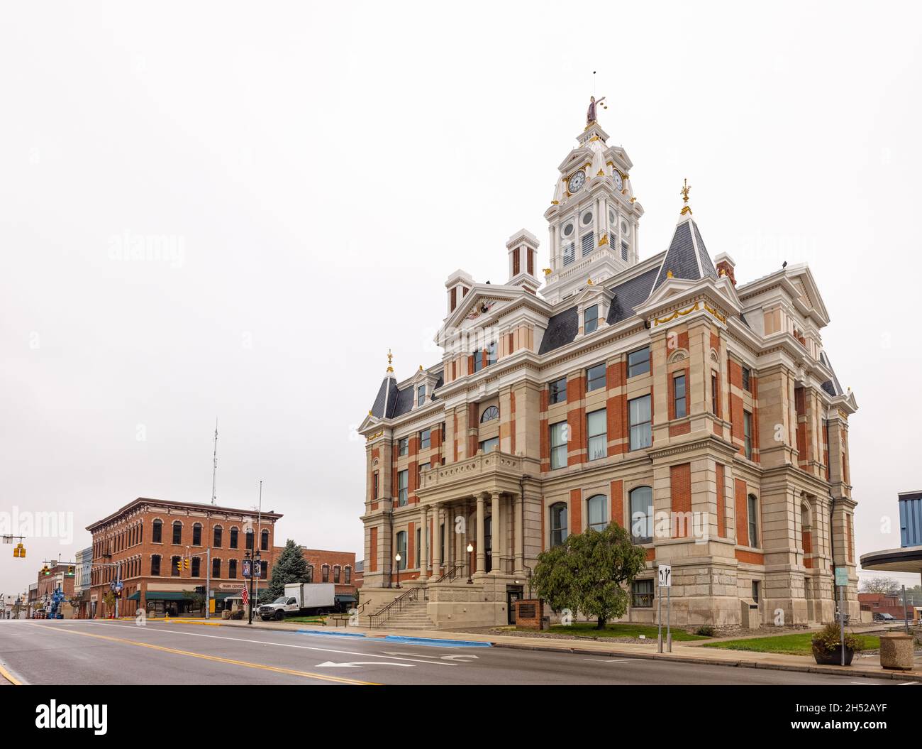 Napoleon, Ohio, États-Unis - 24 octobre 2021 : le palais de justice historique du comté de Henry Banque D'Images