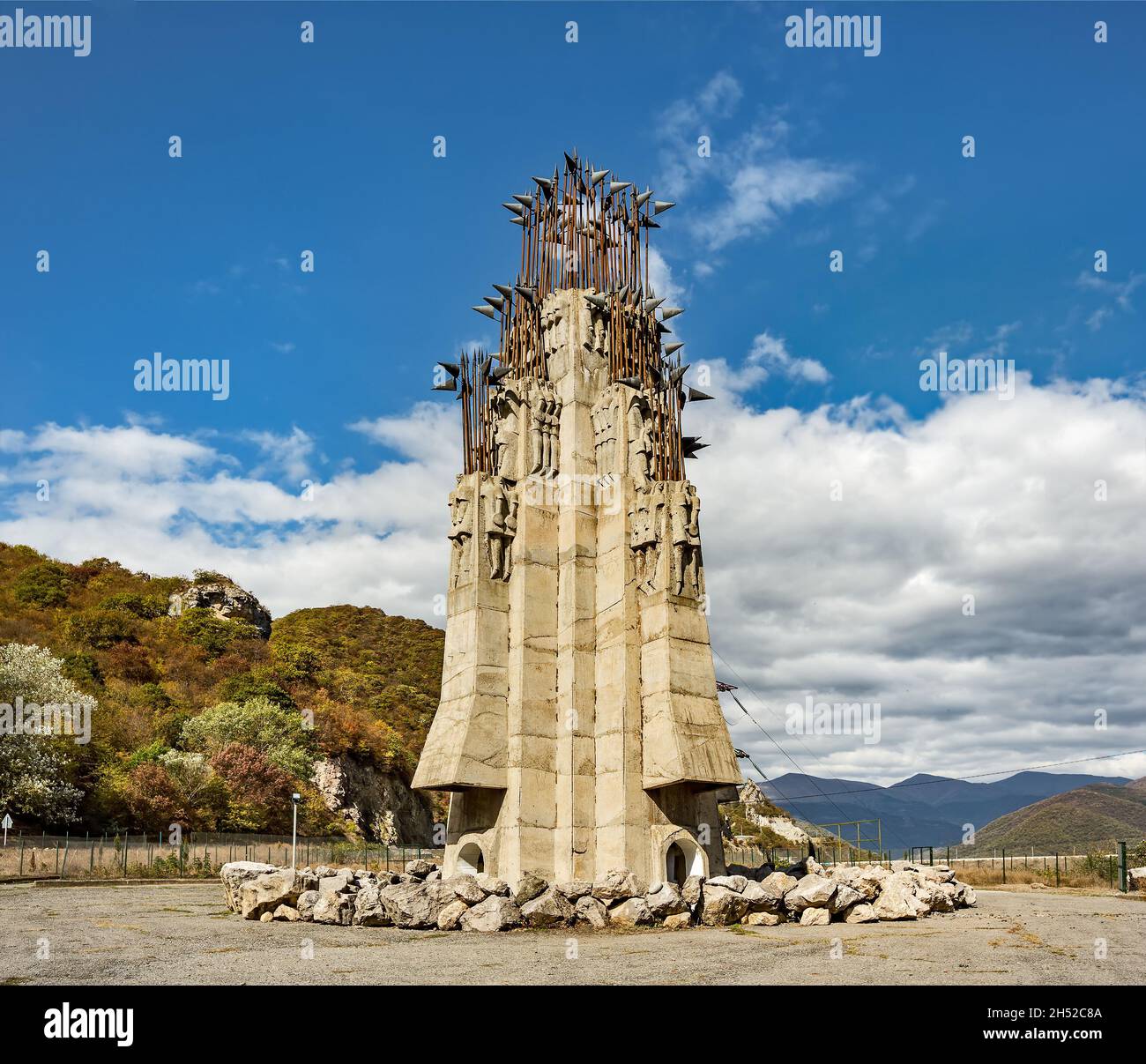 ZHINVALI, GÉORGIE - 7 octobre 2018.Monument de 300 héros de guerre d'Aragvi qui sont tombés dans la bataille de Krtsani de 1795. Banque D'Images