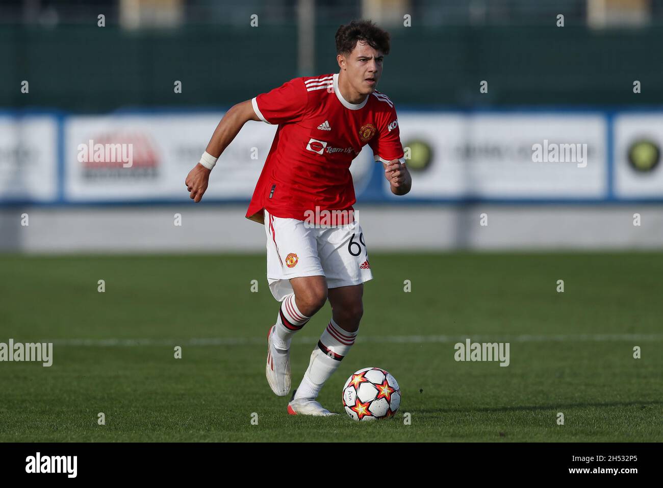 Bergame, Italie, 2 novembre 2021.Marc Jurado de Manchester United lors du match de l'UEFA Youth League au Centro Sportivo Bortolotti, Bergame.Le crédit photo devrait se lire: Jonathan Moscrop / Sportimage Banque D'Images