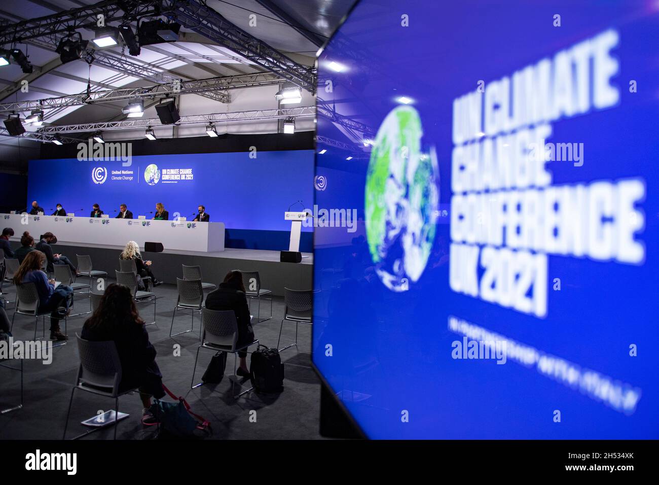 Glasgow, Écosse, Royaume-Uni.6 novembre 2021.PHOTO: Le Président de la COP26, Alok Sharma, donne à la Conférence de presse nature utilisation des terres réalisation des objectifs de Paris le jour 6 de la Conférence de la COP26 sur les changements climatiques à Glasgow.Crédit : Colin Fisher/Alay Live News Banque D'Images