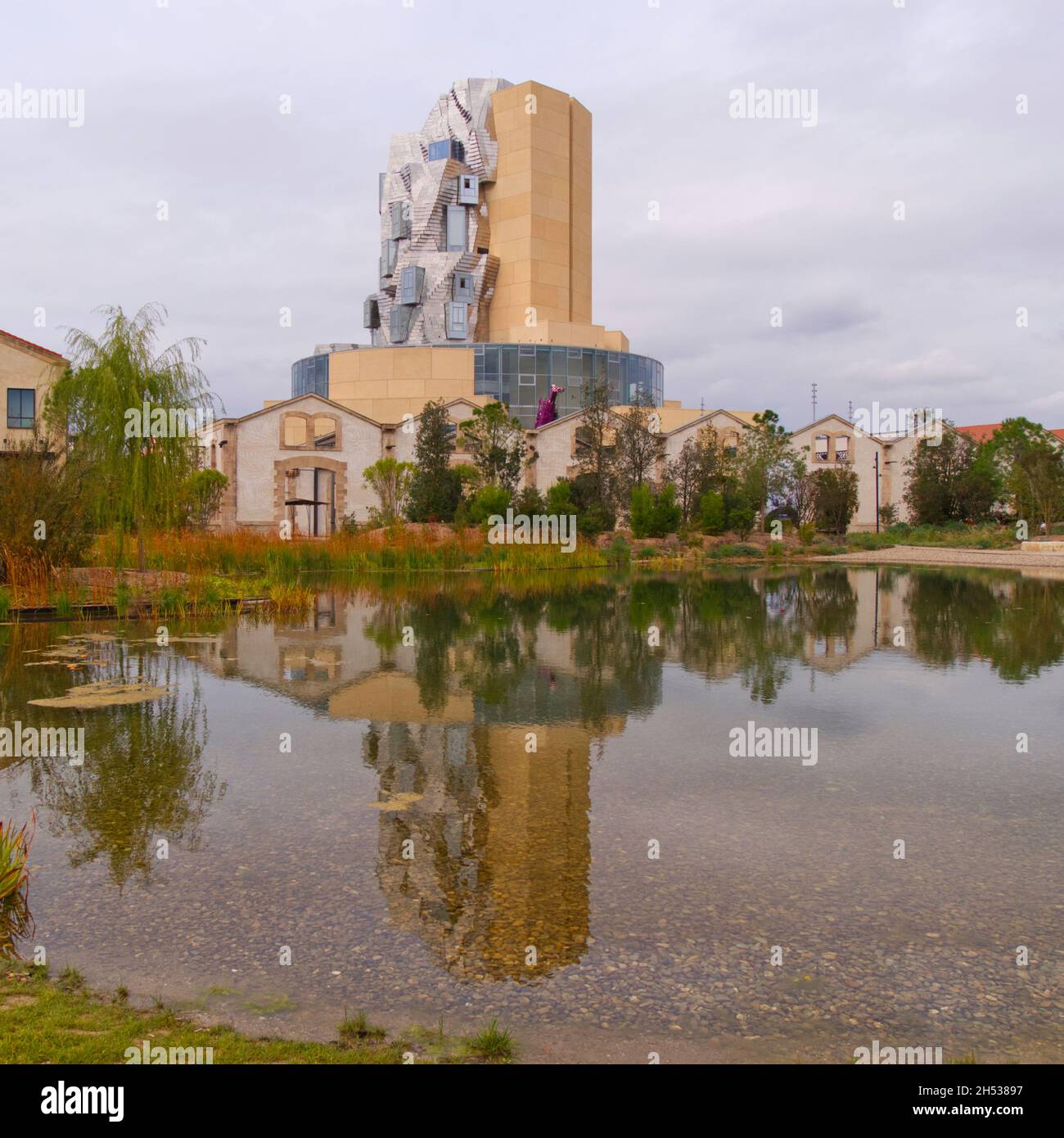 Tour Luma de Frank Gehry, Parc des ateliers, Arles, France Banque D'Images
