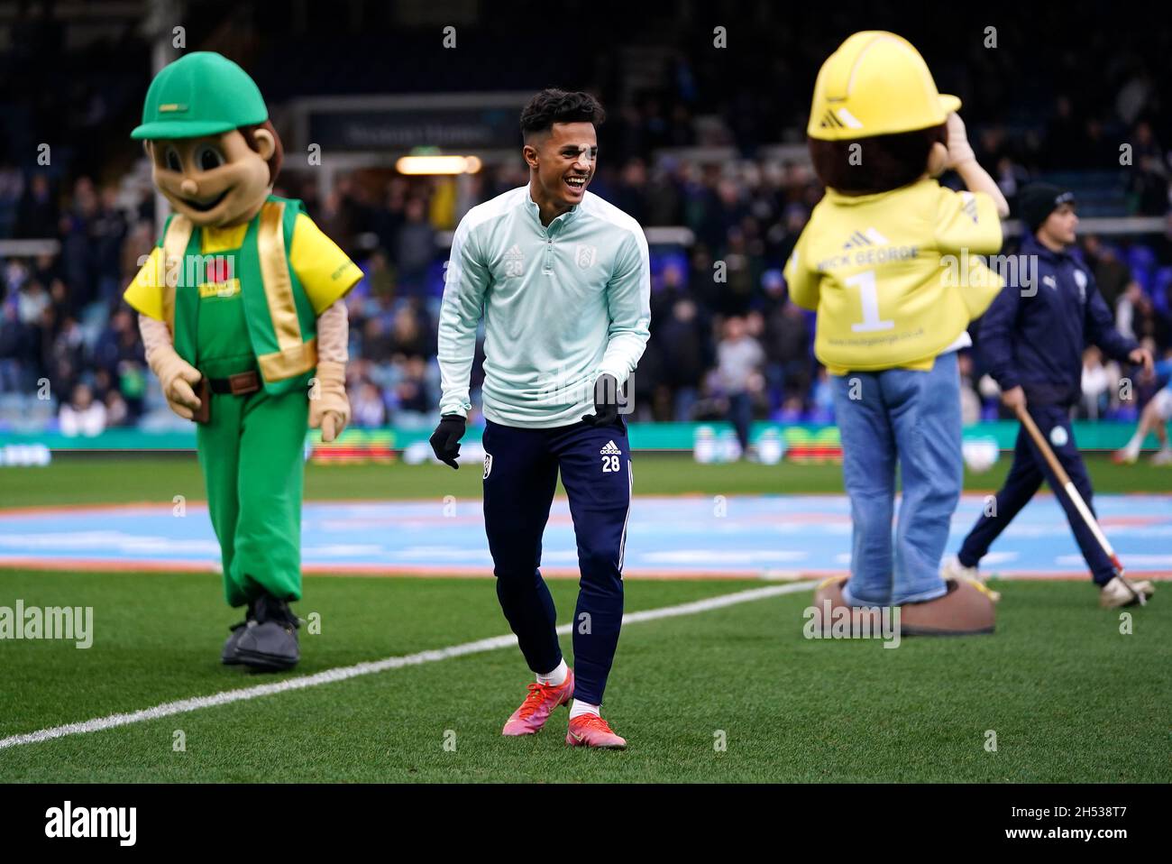 Fabio Carvalho de Fulham se réchauffe avant le match du championnat Sky Bet au stade ABAX, à Peterborough.Date de la photo: Samedi 6 novembre 2021. Banque D'Images