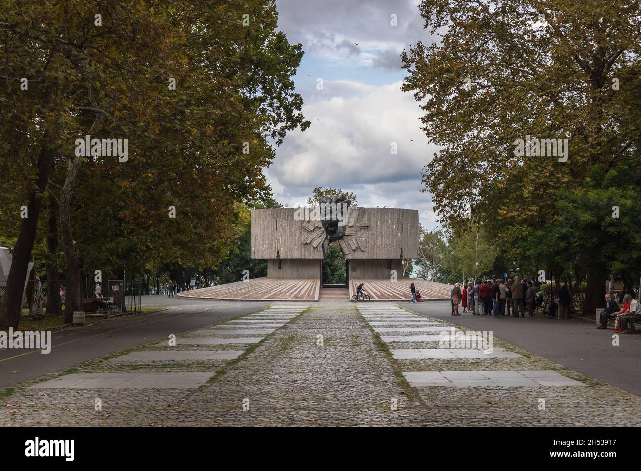 Monument du Panthéon dans le parc public Sea Garden à Burgas sur la côte bulgare de la mer Noire dans la région de Thrace du Nord Banque D'Images