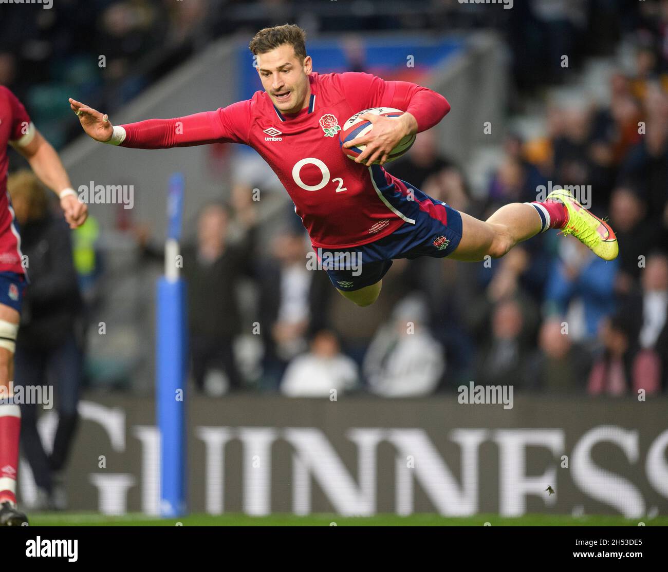 Londres, Royaume-Uni.06e novembre 2021.06 novembre 2021 - Angleterre v Tonga - Autumn International - Twickenham Stadium Jonny May, de l'Angleterre, vole dans les airs et marque un essai pour l'Angleterre lors du match des Autumn Internationals au stade de Twickenham, Londres.Crédit photo : © Mark pain / Alamy Live News crédit : Mark pain/Alamy Live News Banque D'Images