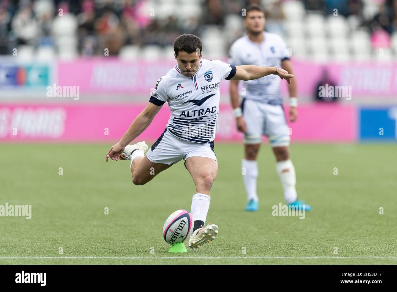 PARIS, FRA.6 NOV Louis Foursans de Montpellier Herault fait le ballon lors du match Top 14 entre Stade Français Paris Rugby et Montpellier Hérault Rugby au Stade Jean-Bouin, Paris, le samedi 6 novembre 2021.(Crédit : Juan Gasparini | ACTUALITÉS MI) crédit : ACTUALITÉS MI et sport /Actualités Alay Live Banque D'Images PARIS, FRA.6 NOV Louis Foursans de Montpellier Herault fait le ballon lors du match Top 14 entre Stade Français Paris Rugby et Montpellier Hérault Rugby au Stade Jean-Bouin, Paris, le samedi 6 novembre 2021.(Crédit : Juan Gasparini | ACTUALITÉS MI) crédit : ACTUALITÉS MI et sport /Actualités Alay Live Banque D'Images