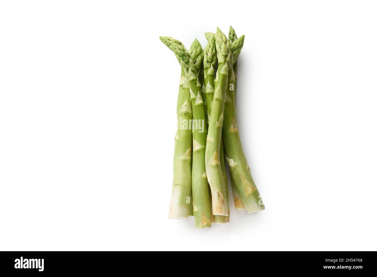 Asperges vertes fraîches isolées sur fond blanc.Flat Lay avec des ingrédients alimentaires végétaliens aliments sains d'en haut Banque D'Images