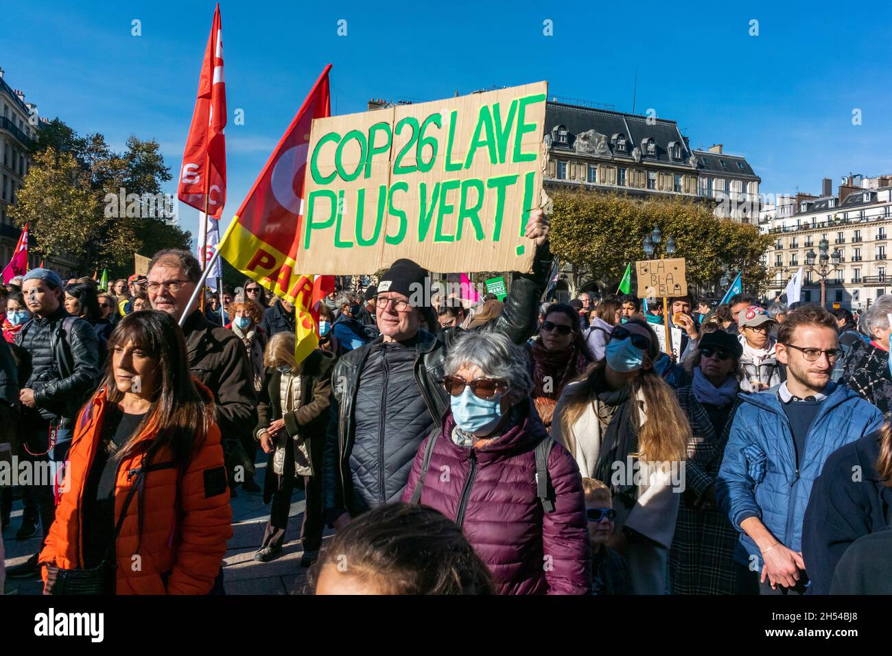 Paris, France, ONG françaises, démonstration de crise climatique, scène de foule, Les personnes qui détiennent des panneaux de protestation, COP 26, les femmes protestent contre le climat Banque D'Images