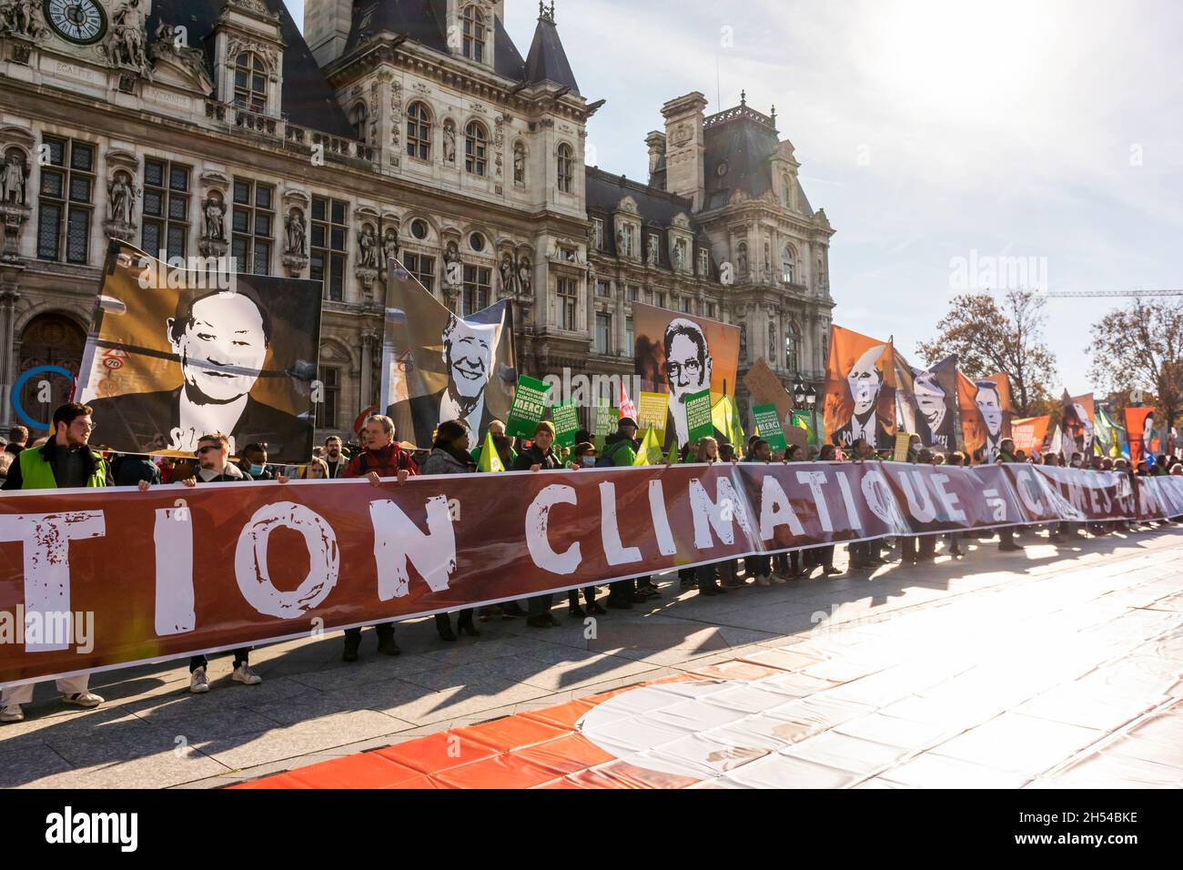 Paris, France, ONG françaises, démonstration de crise climatique, scène de foule, Les personnes qui détiennent des signes de protestation, COP 26, Banner, l'inaction climatique, problème mondial Banque D'Images