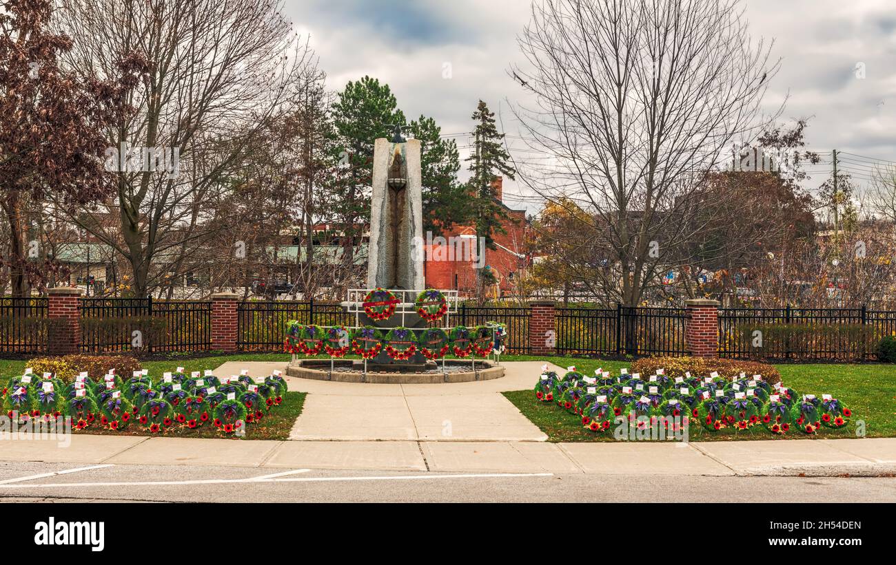 Vue sur le monument commémoratif de guerre, Owen Sound, Ontario, Canada Banque D'Images