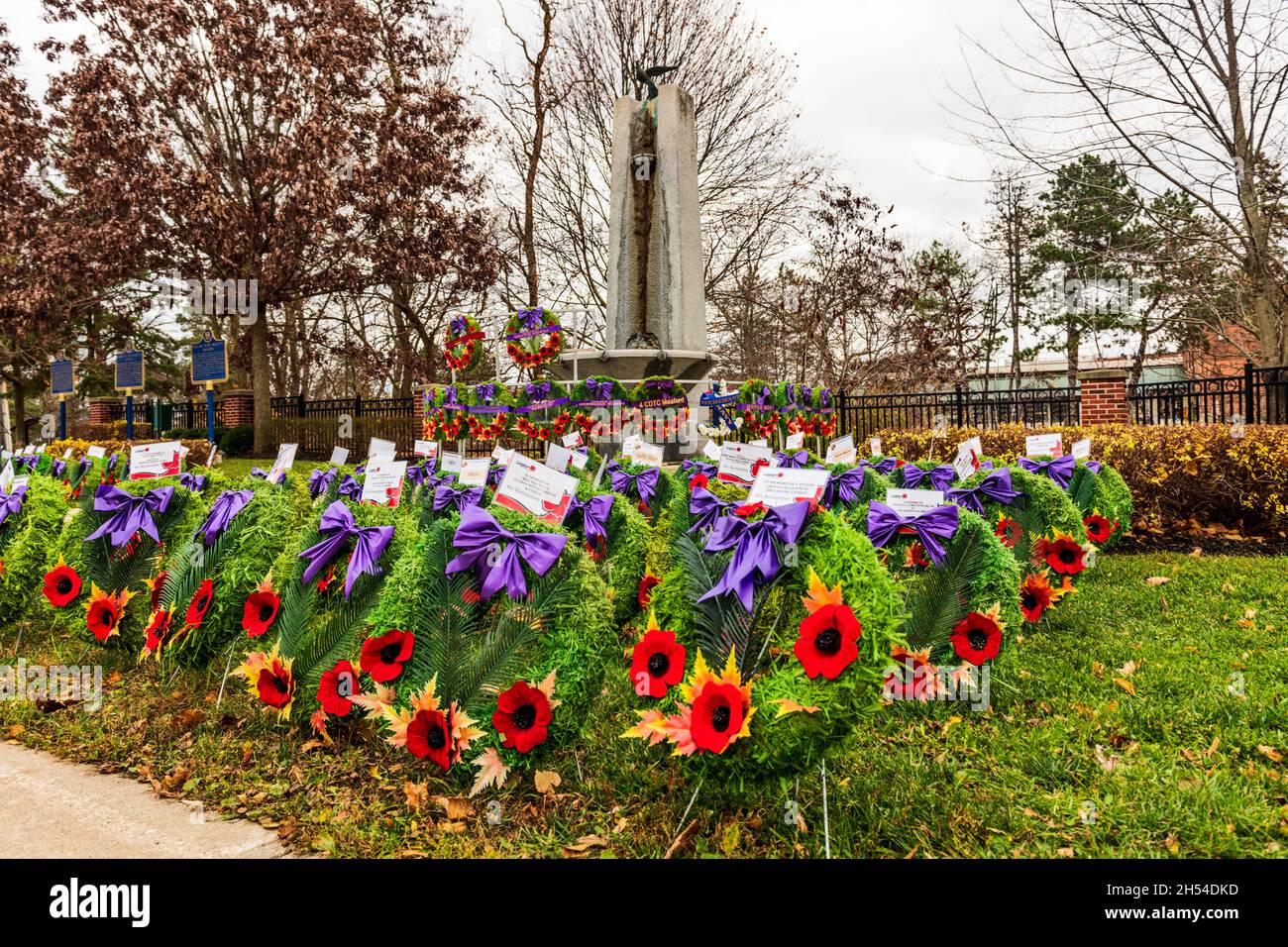 Vue sur le monument commémoratif de guerre, Owen Sound, Ontario, Canada Banque D'Images