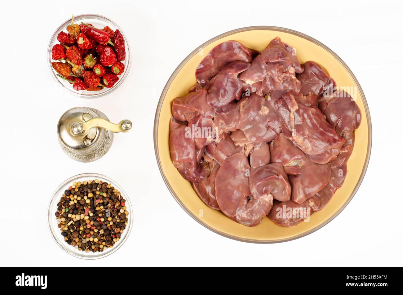 Foie de poulet cru pour la cuisson.Studio photo Banque D'Images