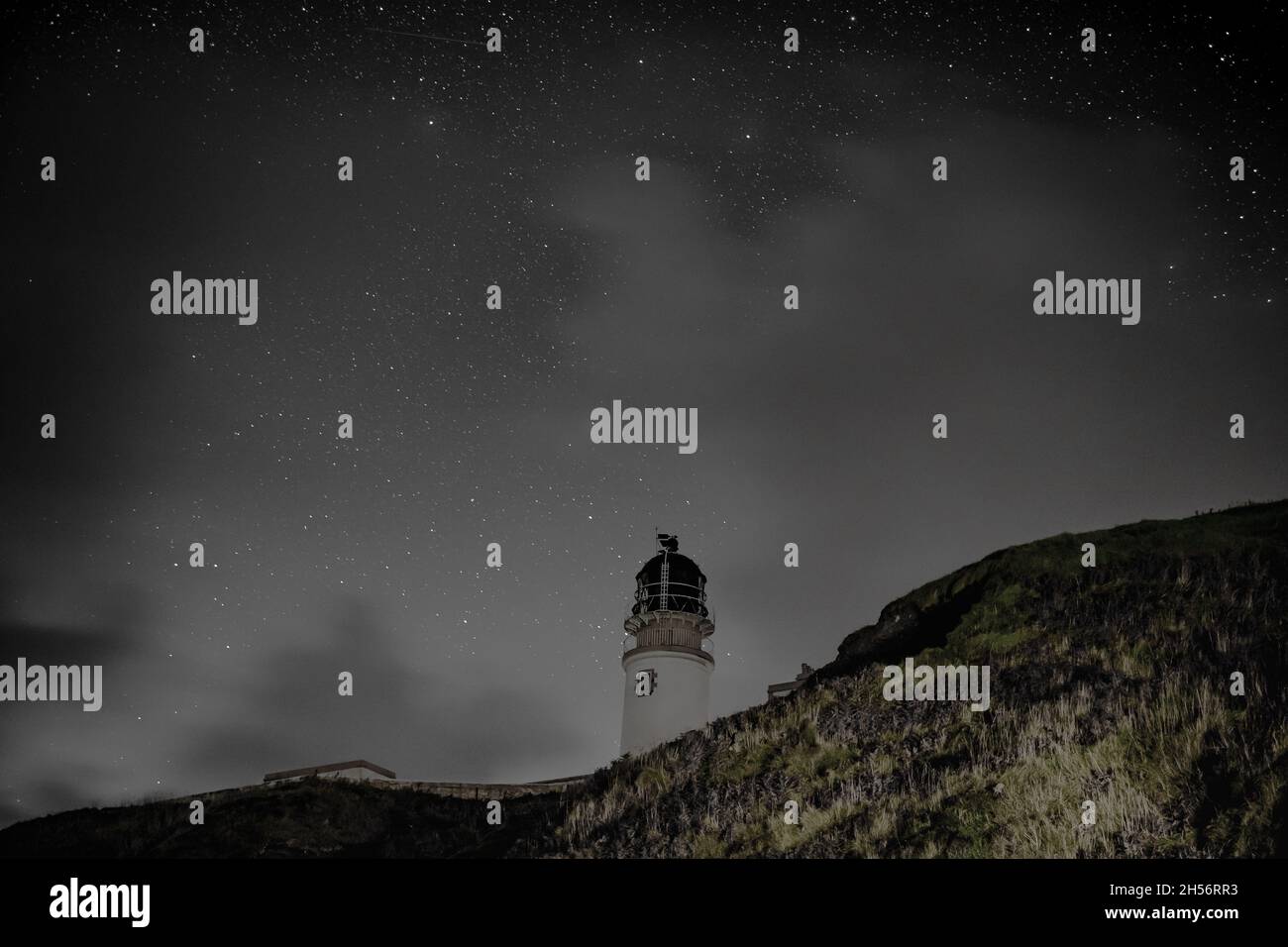 Killantringan Lighthouse by Starlight, Dumfries & Galloway, Écosse Banque D'Images