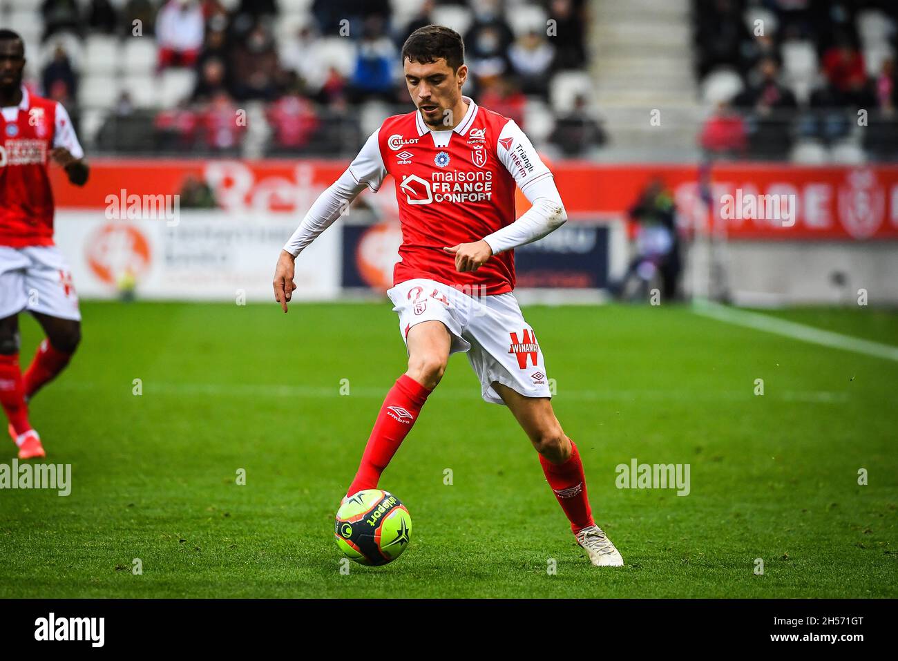 Mathieu CAFARO de Reims lors du championnat français Ligue 1 de football entre le Stade de Reims et AS Monaco le 7 novembre 2021 au stade Auguste Delaune de Reims, France - photo Matthieu Mirville / DPPI Banque D'Images
