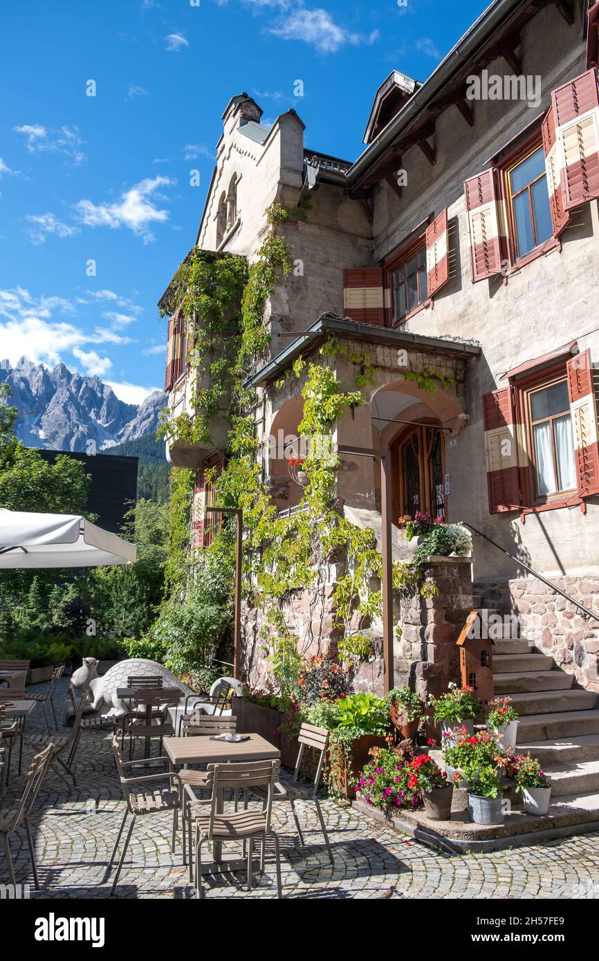 Villa Wachtler in Innichen est une commune italienne de marché et commune (commune) dans le Tyrol du Sud dans le nord de l'Italie, Banque D'Images