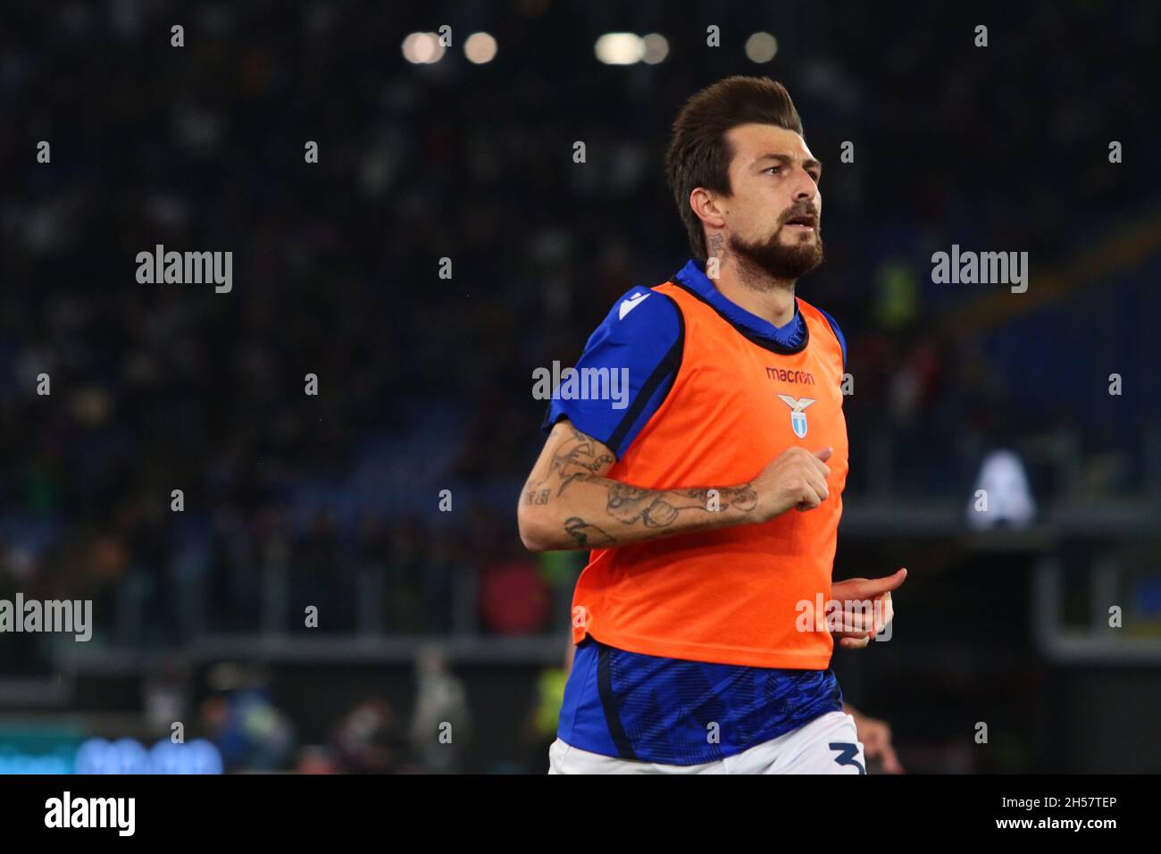 Francesco Acerbi de SS LAZIO gestes pendant la série italienne Un match de football 2021/22 entre S.S. Lazio et Salernitana au stade Olimpico à Rome, Italie, le 7 novembre 2021 Banque D'Images