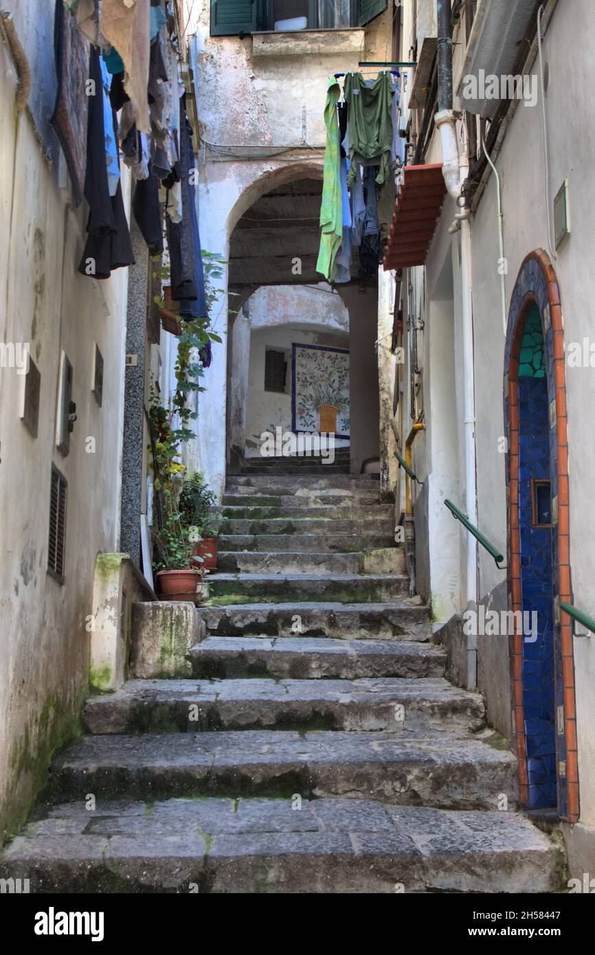 Ville pittoresque de Vietri sur la côte amalfitaine, en Italie Banque D'Images