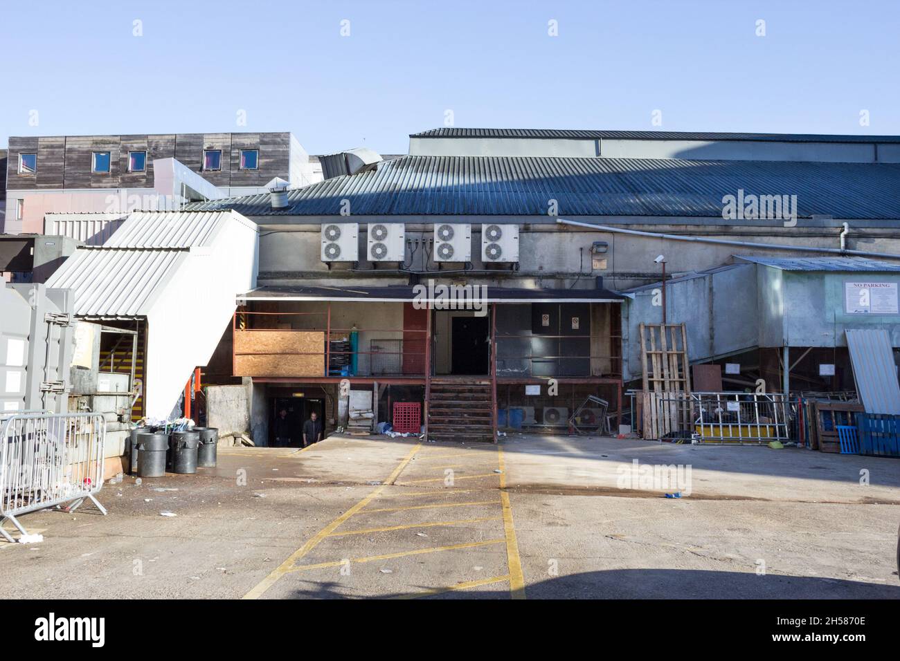 Résumé, entrée extérieure du bâtiment Banque D'Images