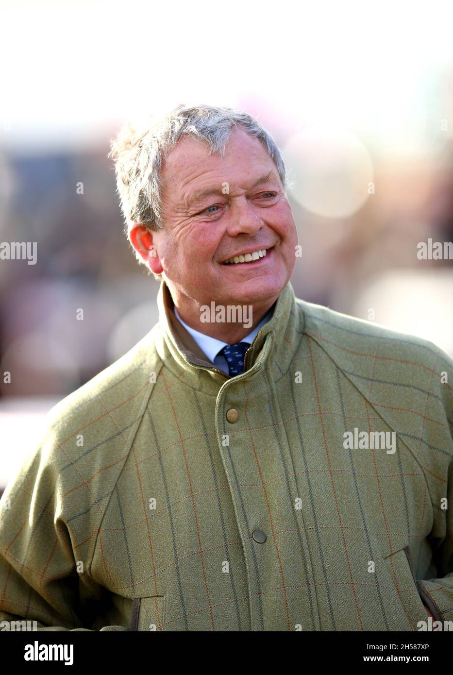 L'entraîneur William Haggas pendant le Handicap de novembre de Virgin Bet à l'hippodrome de Doncaster.Date de la photo: Samedi 6 novembre 2021. Banque D'Images