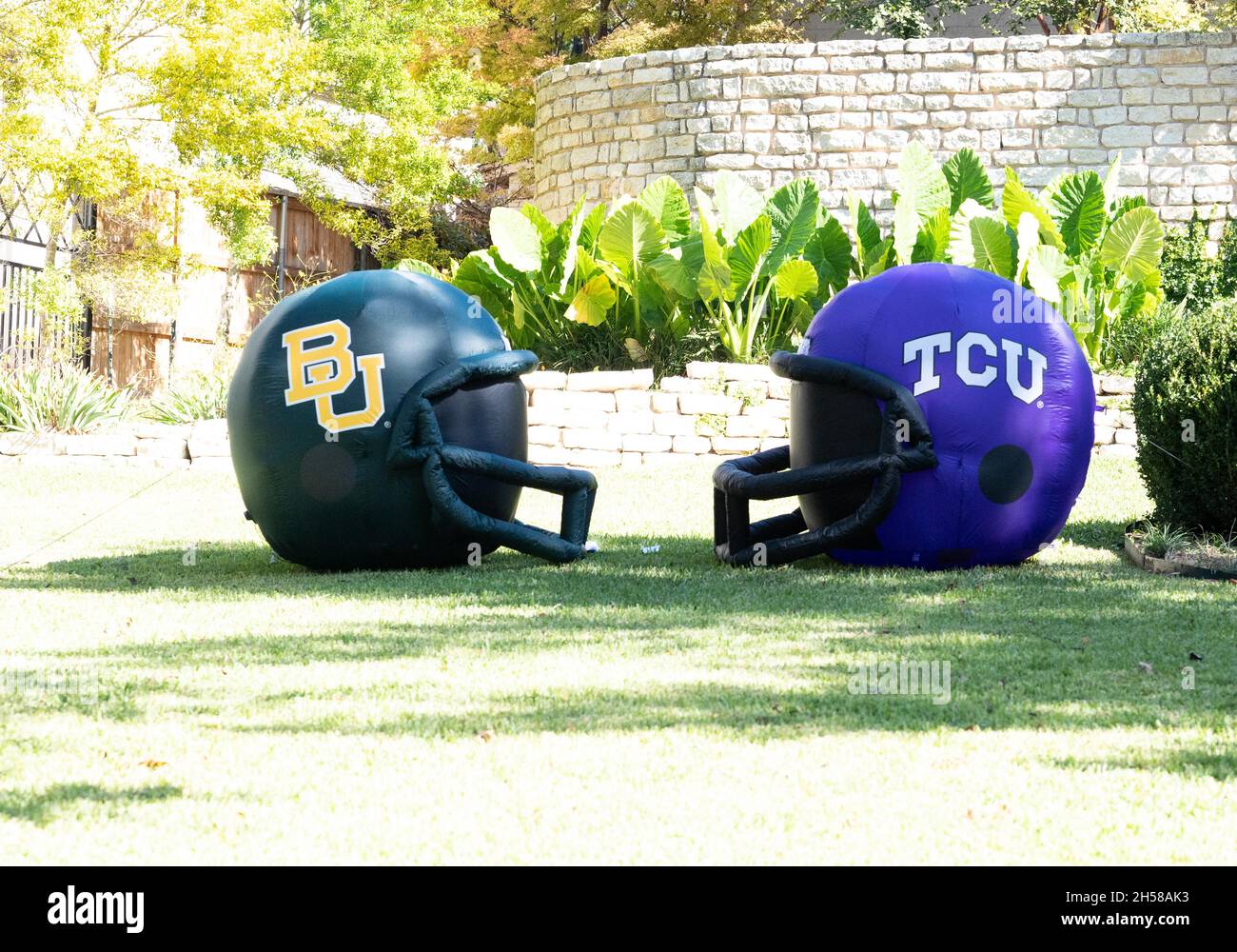 Fort Worth, Texas, États-Unis.6 novembre 2021.Autour du campus avant le match de football NCAA entre les grenouilles à cornes TCU et les ours Baylor au stade Amon G. carter à fort Worth, Texas.Matthew Lynch/CSM/Alamy Live News Banque D'Images