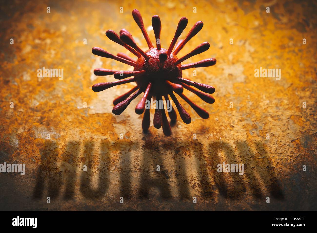 FOTOMONTAGE, mutation coronavirus-Modell et Schiftzug, mutation virus Symbolfoto Banque D'Images
