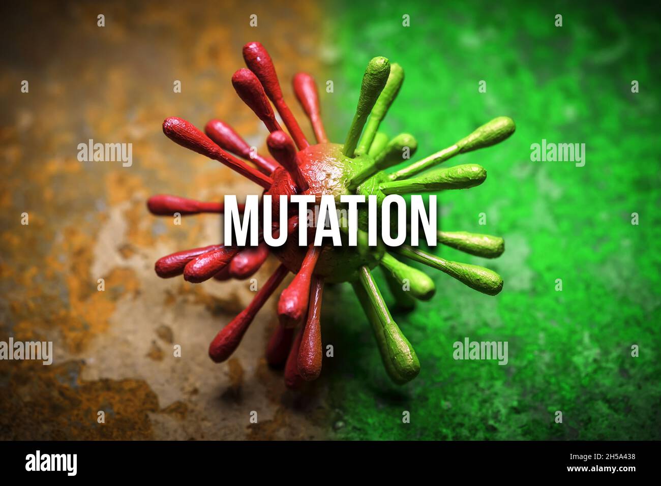 FOTOMONTAGE, mutation coronavirus-Modell mit Schiftzug, mutation virus Symbolfoto Banque D'Images