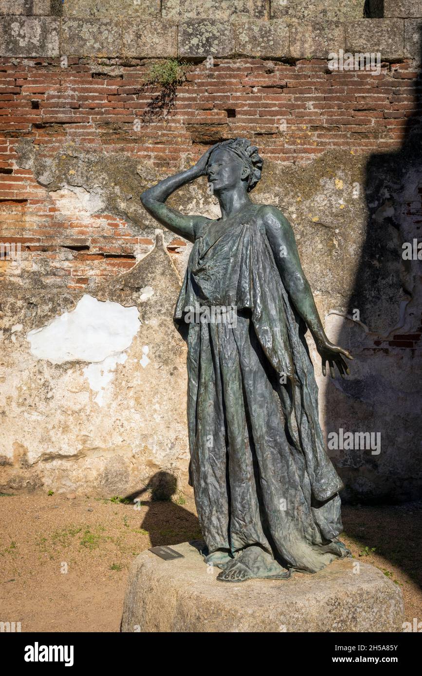 Statue de bronze de Margarita Xirgu au théâtre romain de Merida, province de Badajoz, Estrémadure, Espagne.Margarita Xirgu Subirá, 1888 - 1969, Sta Banque D'Images