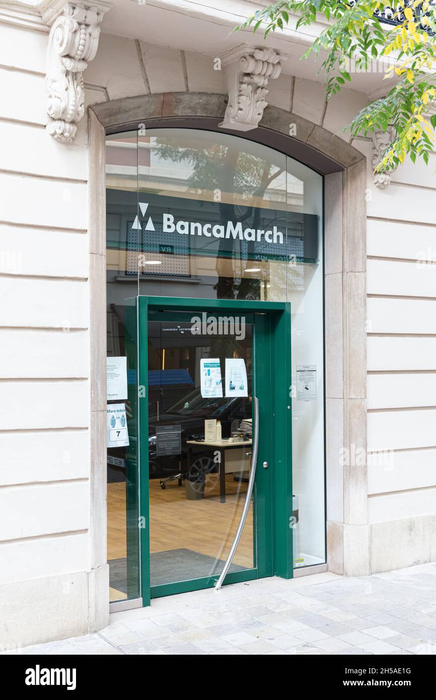VALENCIA, ESPAGNE - OCTOBRE 14, 2021: Banca March est une banque d'investissement espagnole et une société de services financiers Banque D'Images