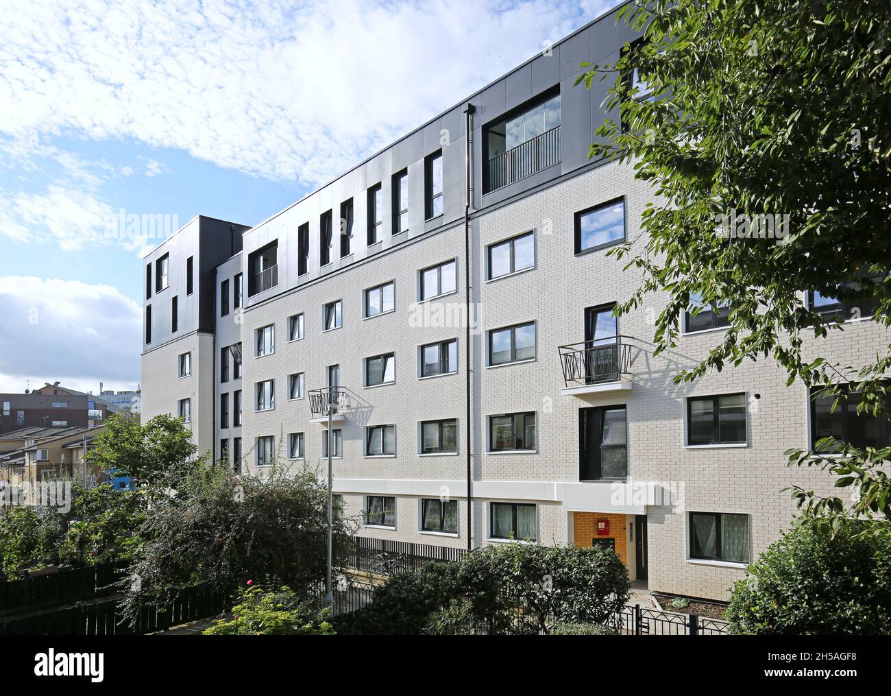 Tyler House sur le Stockwell Park Estate de Londres.Un immeuble d'appartements à la baisse a été rénové, couvert et étendu au niveau du toit à des appartements neufs provid13 Banque D'Images