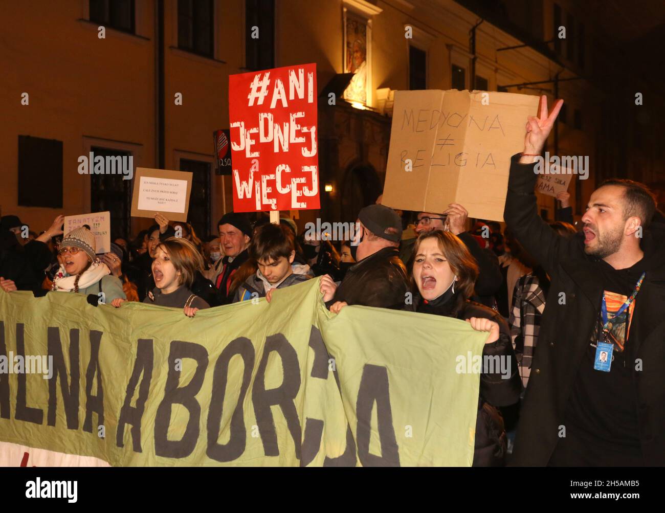 Cracovie.Cracovie.Pologne.Manifestations pro-choix à l'échelle nationale après la mort d'Izabela (Iza), 30 ans, qui est mort parce que les médecins n'ont pas abandonné le décès Banque D'Images