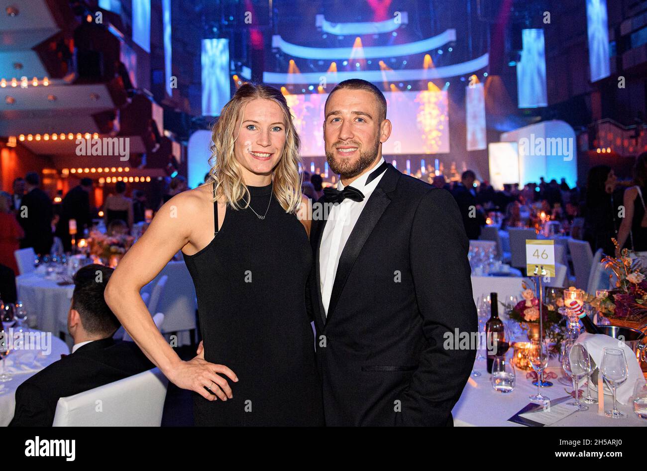 Francfort, Allemagne, 6 novembre, Francfort, Allemagne.07th nov. 2021.Aline ROTTER-FOCKEN, championne olympique de lutte acrobatique, avec son mari Jan ROTTER.Le 39e bal de la presse sportive allemande à Francfort-sur-le-main/Allemagne le 6 novembre 2021 crédit: dpa/Alay Live News Banque D'Images