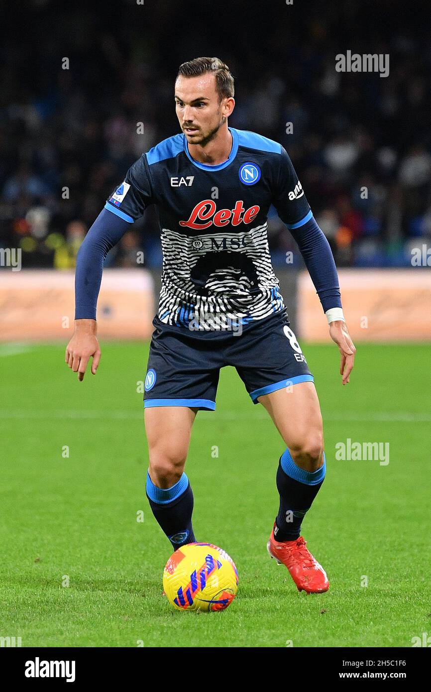 Naples, Italie.07th nov. 2021.Fabian Ruiz, milieu de terrain de Naples, en action.Les joueurs de Napoli pendant le match rendent hommage à Diego Armando Maradona avec un maillot de célébration. Pendant SSC Napoli vs Hellas Verona FC, football italien série A match à Naples, Italie, novembre 07 2021 crédit: Agence de photo indépendante/Alamy Live News Banque D'Images